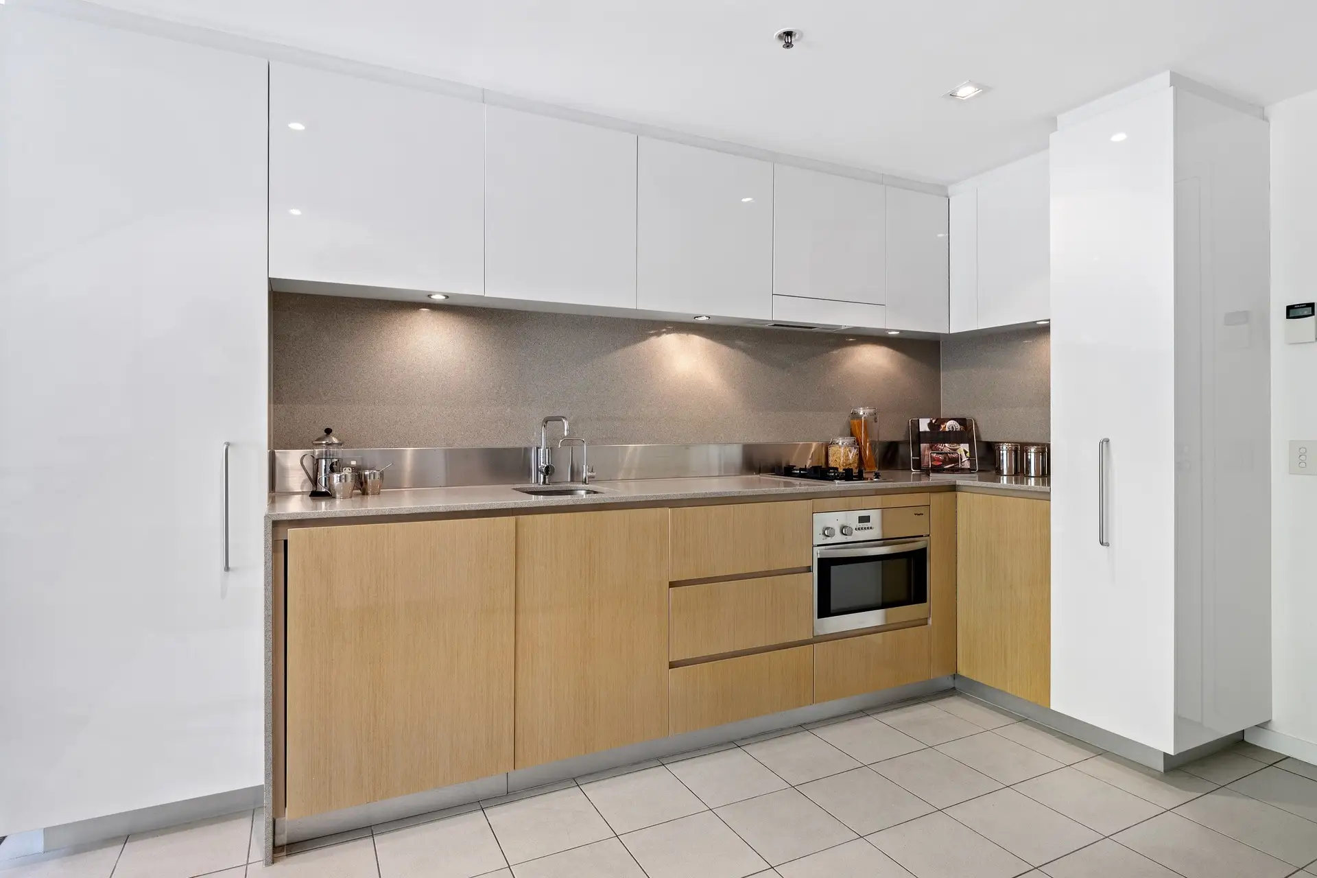 316/81 Macleay Street, Potts Point Sold by Bradfield Badgerfox - image 1