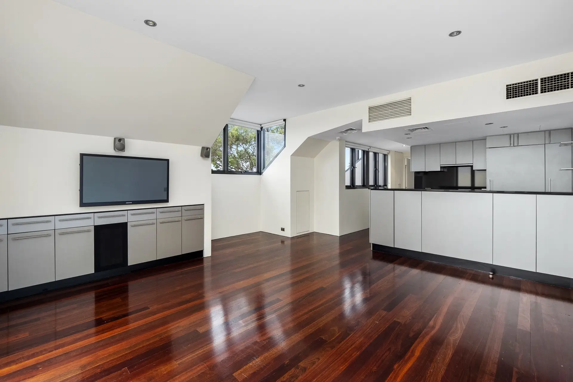 40/13 Oatley Road, Paddington Sold by Bradfield Badgerfox - image 1