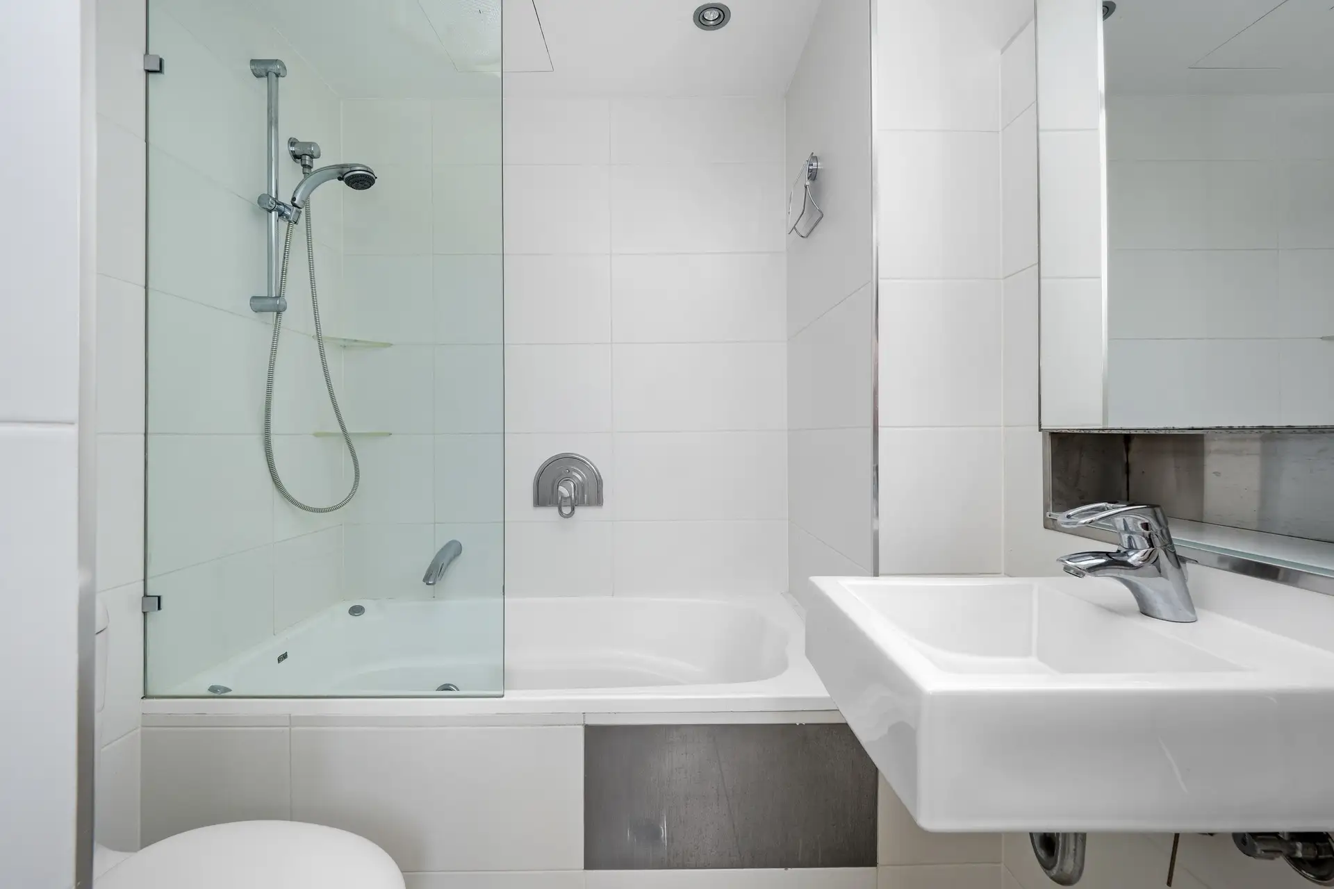 40/13 Oatley Road, Paddington Sold by Bradfield Badgerfox - image 1