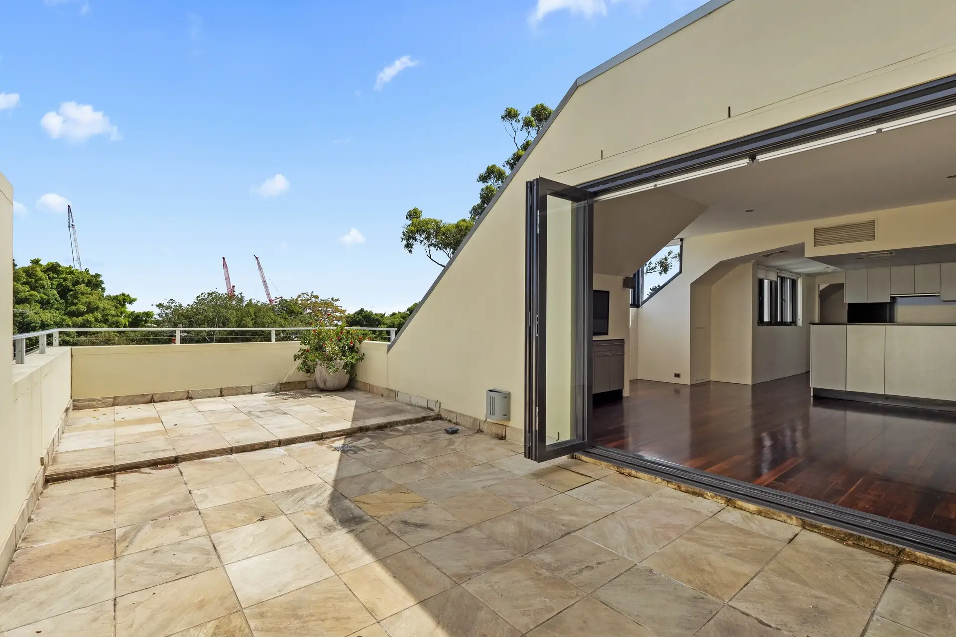 40/13 Oatley Road, Paddington Sold by Bradfield Badgerfox - image 1