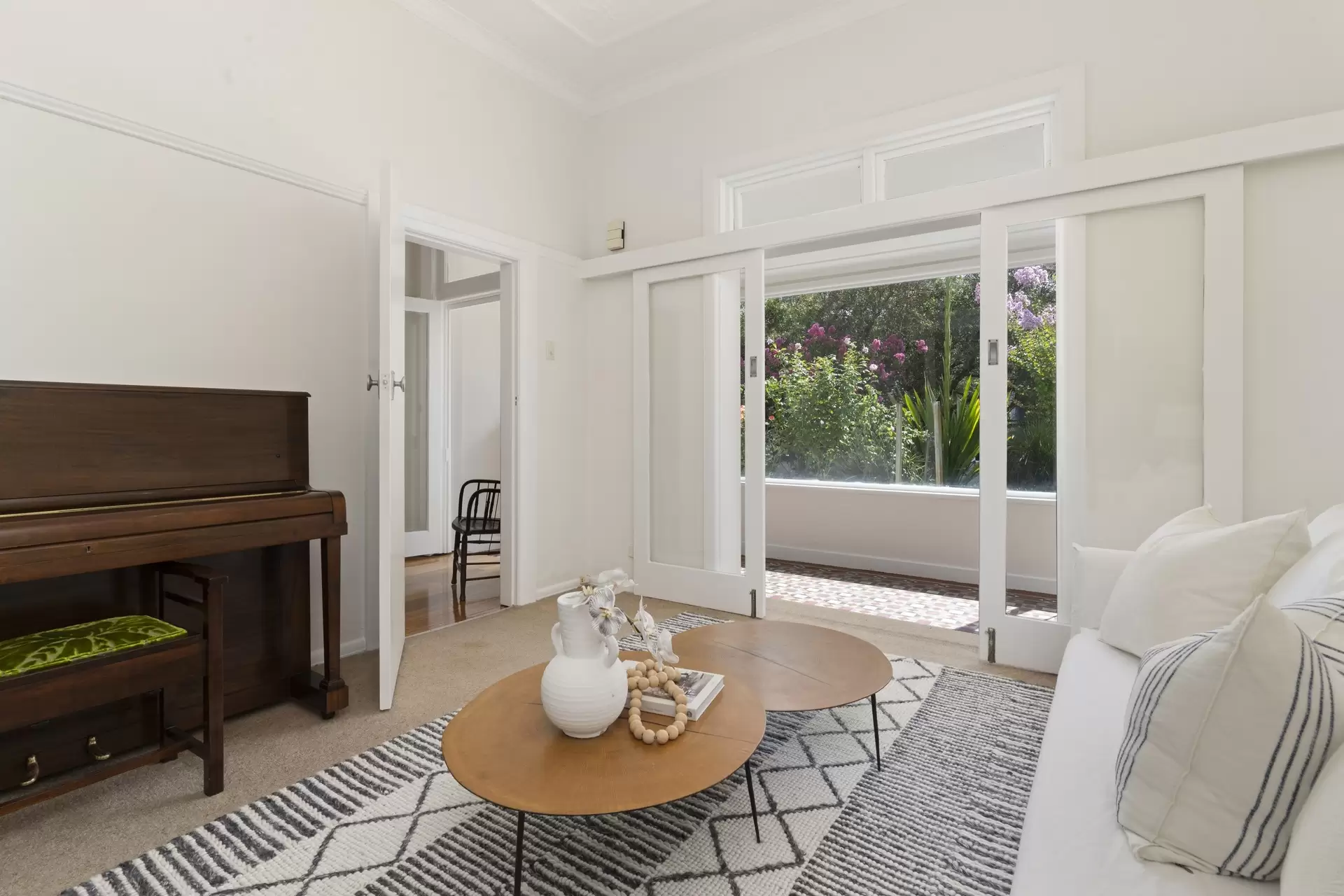 11 Mooramie Avenue, Kensington Sold by Bradfield Badgerfox - image 1