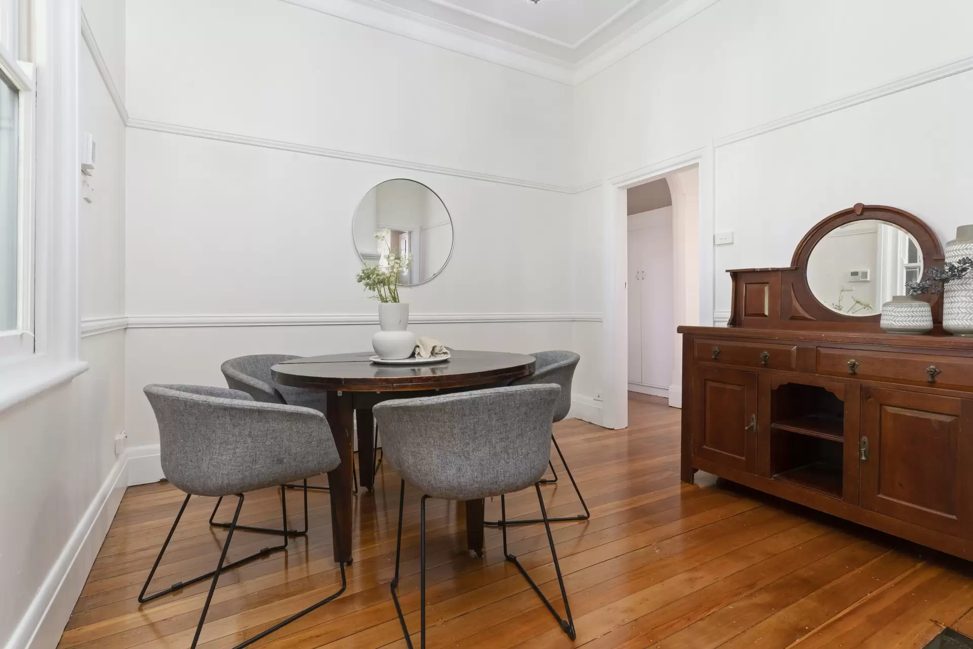 11 Mooramie Avenue, Kensington Sold by Bradfield Badgerfox - image 1