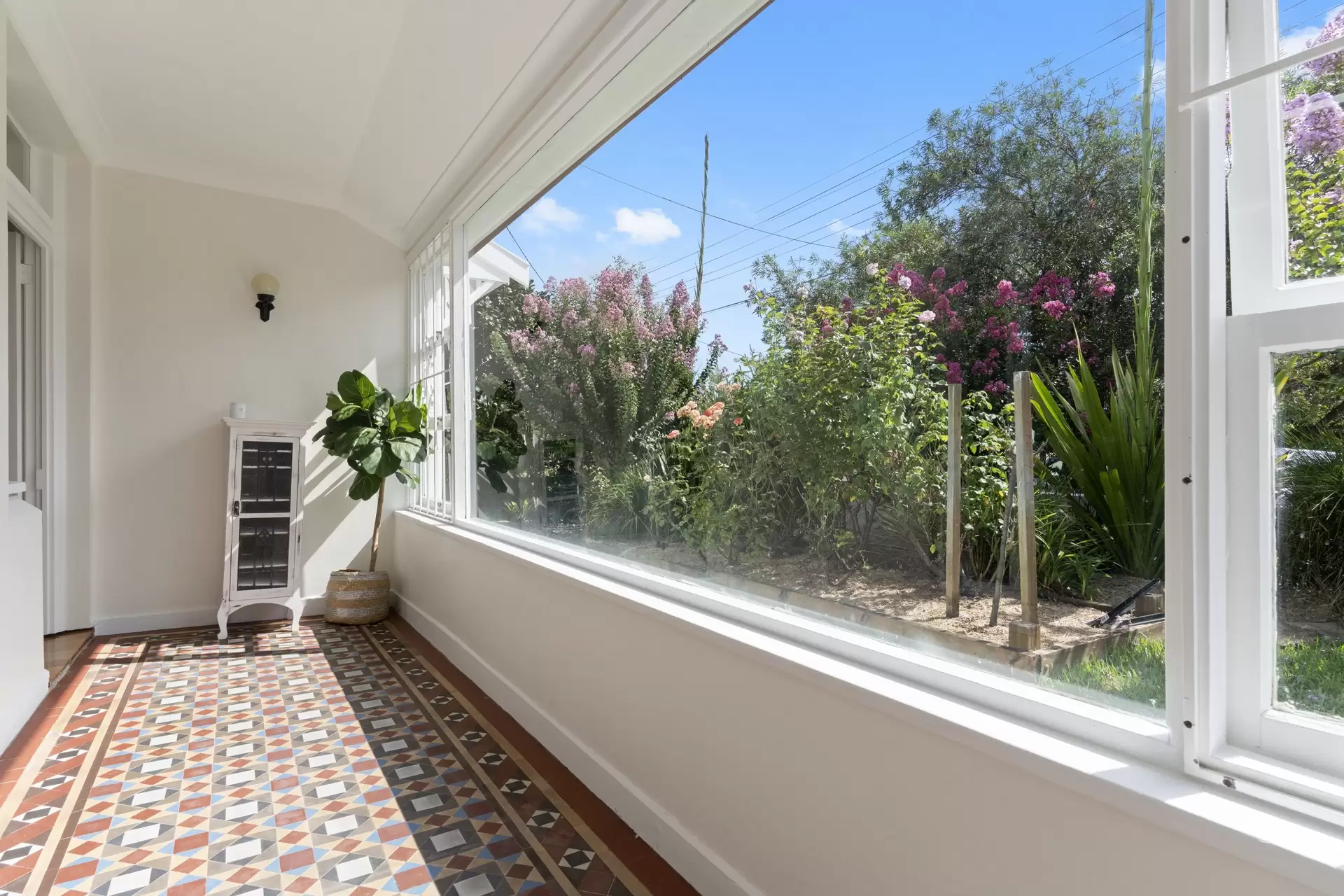 11 Mooramie Avenue, Kensington Sold by Bradfield Badgerfox - image 1
