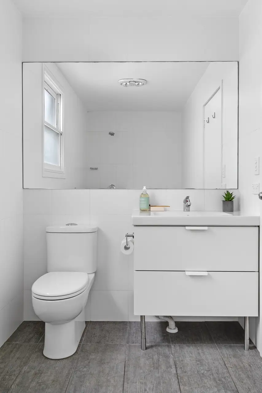 11 Mill Hill Road, Bondi Junction Sold by Bradfield Badgerfox - image 1