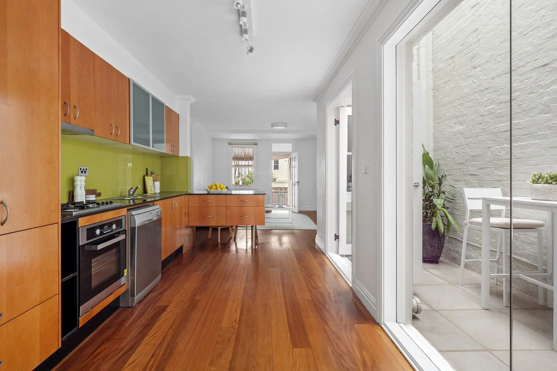 11 Mill Hill Road, Bondi Junction Sold by Bradfield Badgerfox - image 1