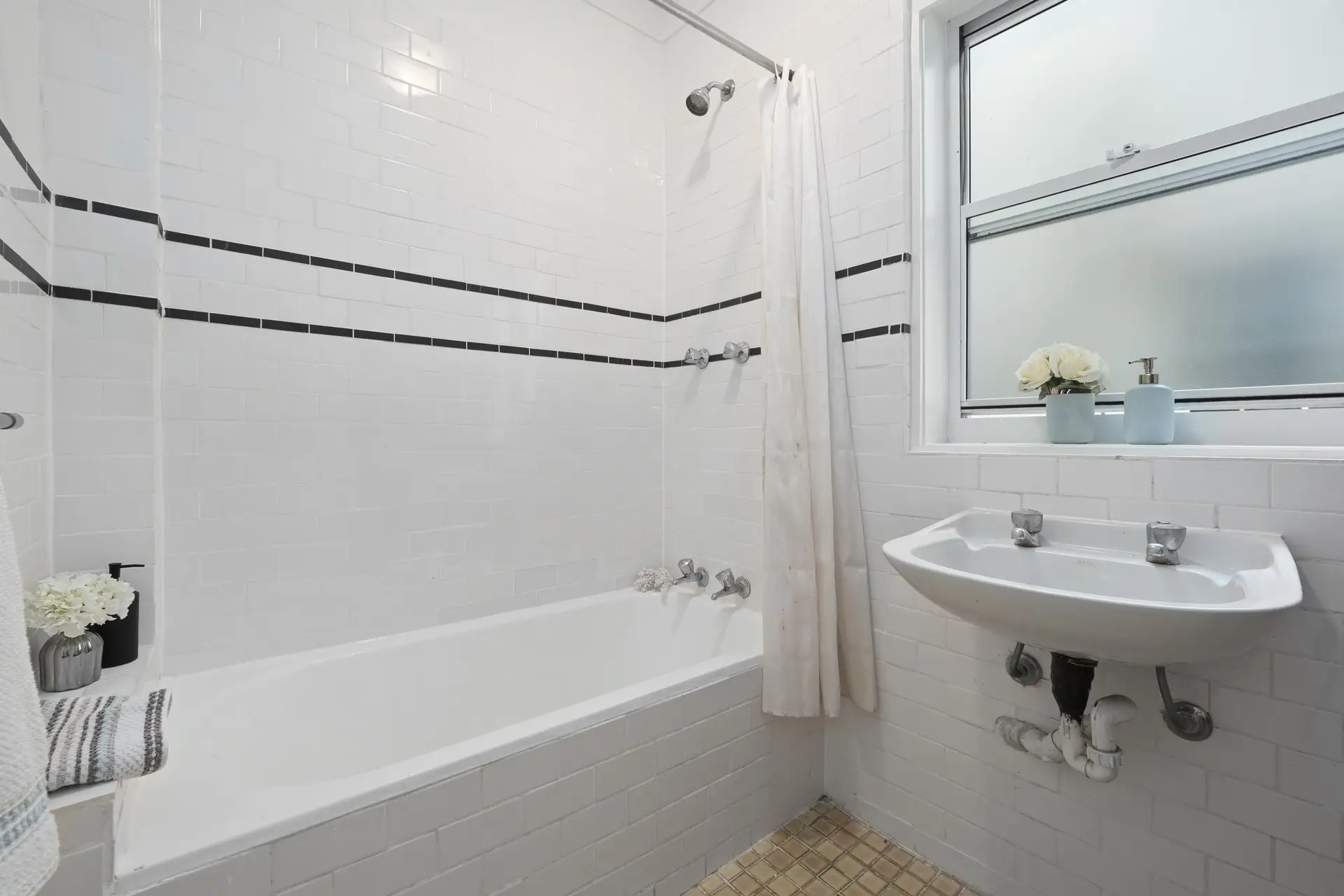 12/3 Ward Avenue, Potts Point Sold by Bradfield Badgerfox - image 1