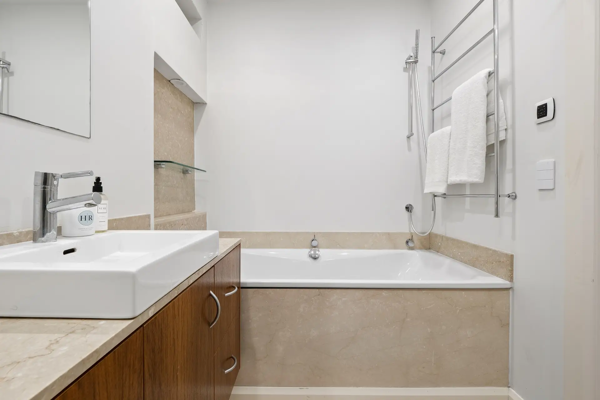 4 Taylor Street, Paddington Sold by Bradfield Badgerfox - image 1