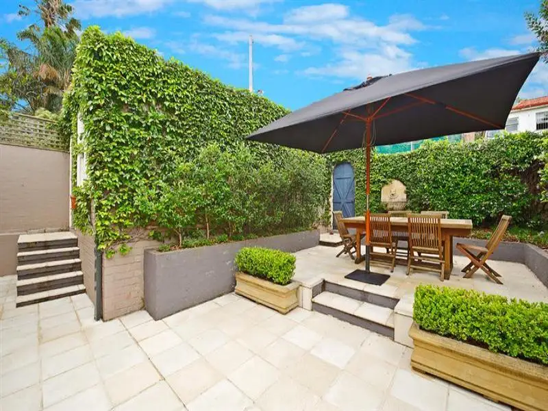 140 Newland Street, Queens Park Sold by Bradfield Badgerfox - image 1