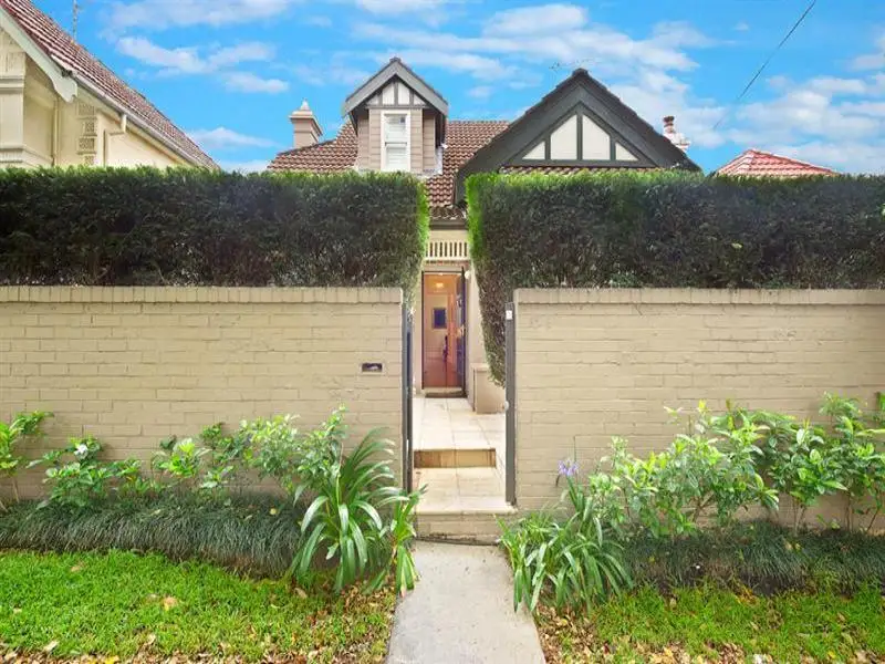 140 Newland Street, Queens Park Sold by Bradfield Badgerfox - image 1