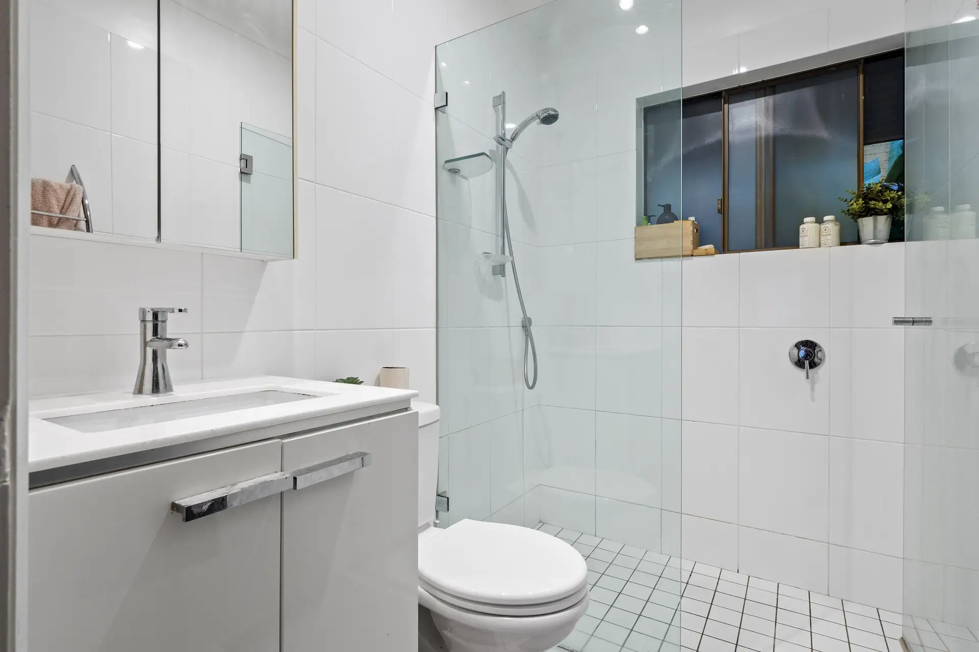 2/1B Darley Street, Darlinghurst Sold by Bradfield Badgerfox - image 1