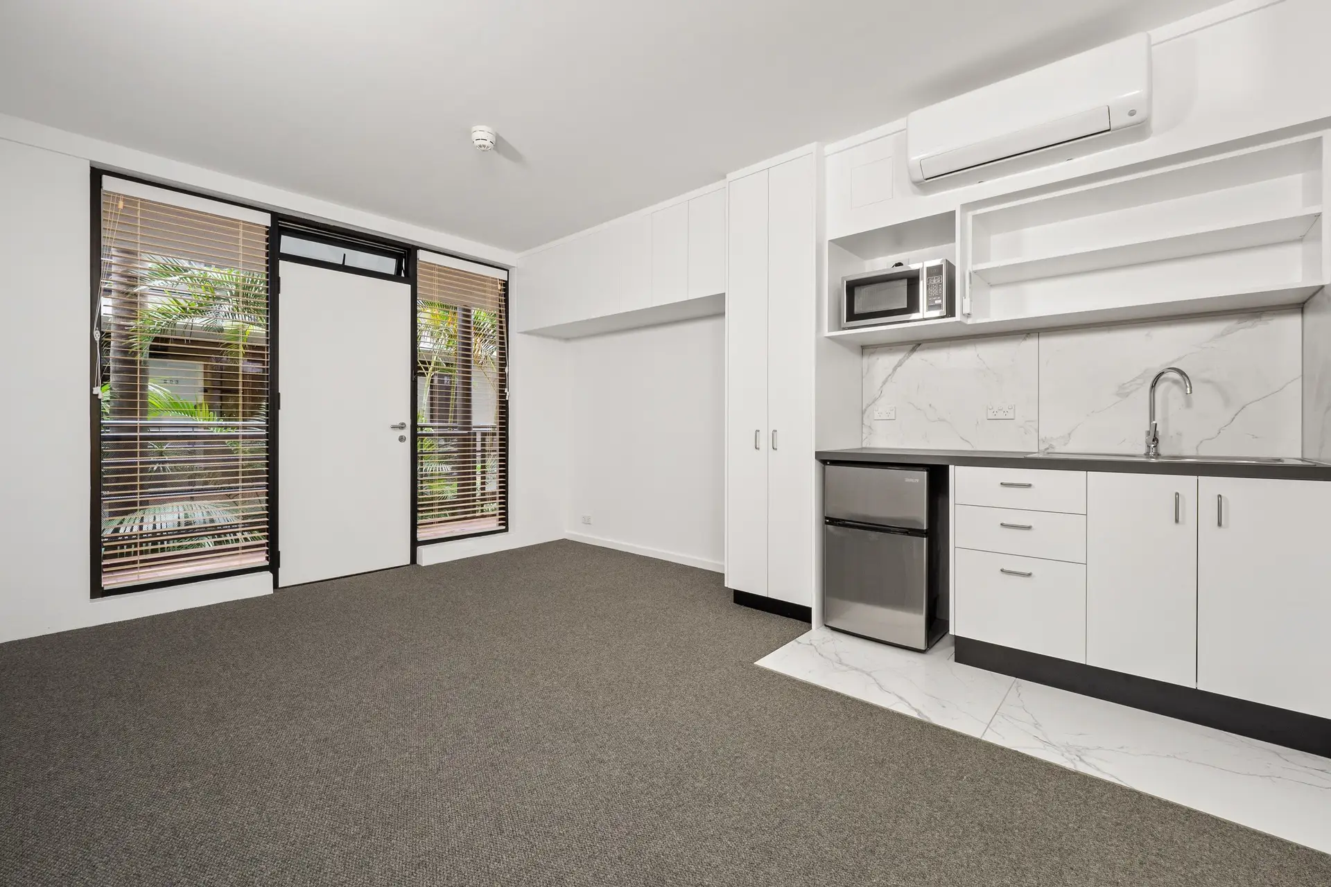 206/6-8 Ward Avenue, Elizabeth Bay Sold by Bradfield Badgerfox - image 1