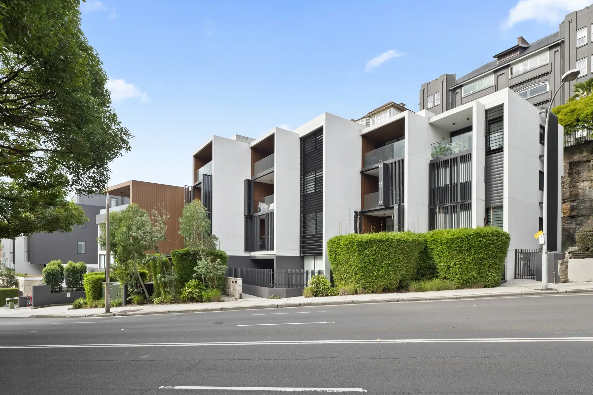 306/315-317 New South Head Road, Double Bay Sold by Bradfield Badgerfox - image 1