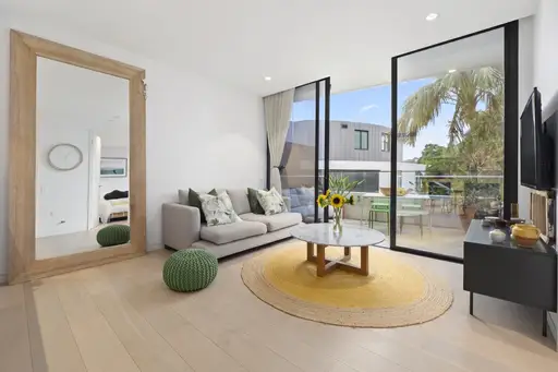 306/315-317 New South Head Road, Double Bay Sold by Bradfield Badgerfox