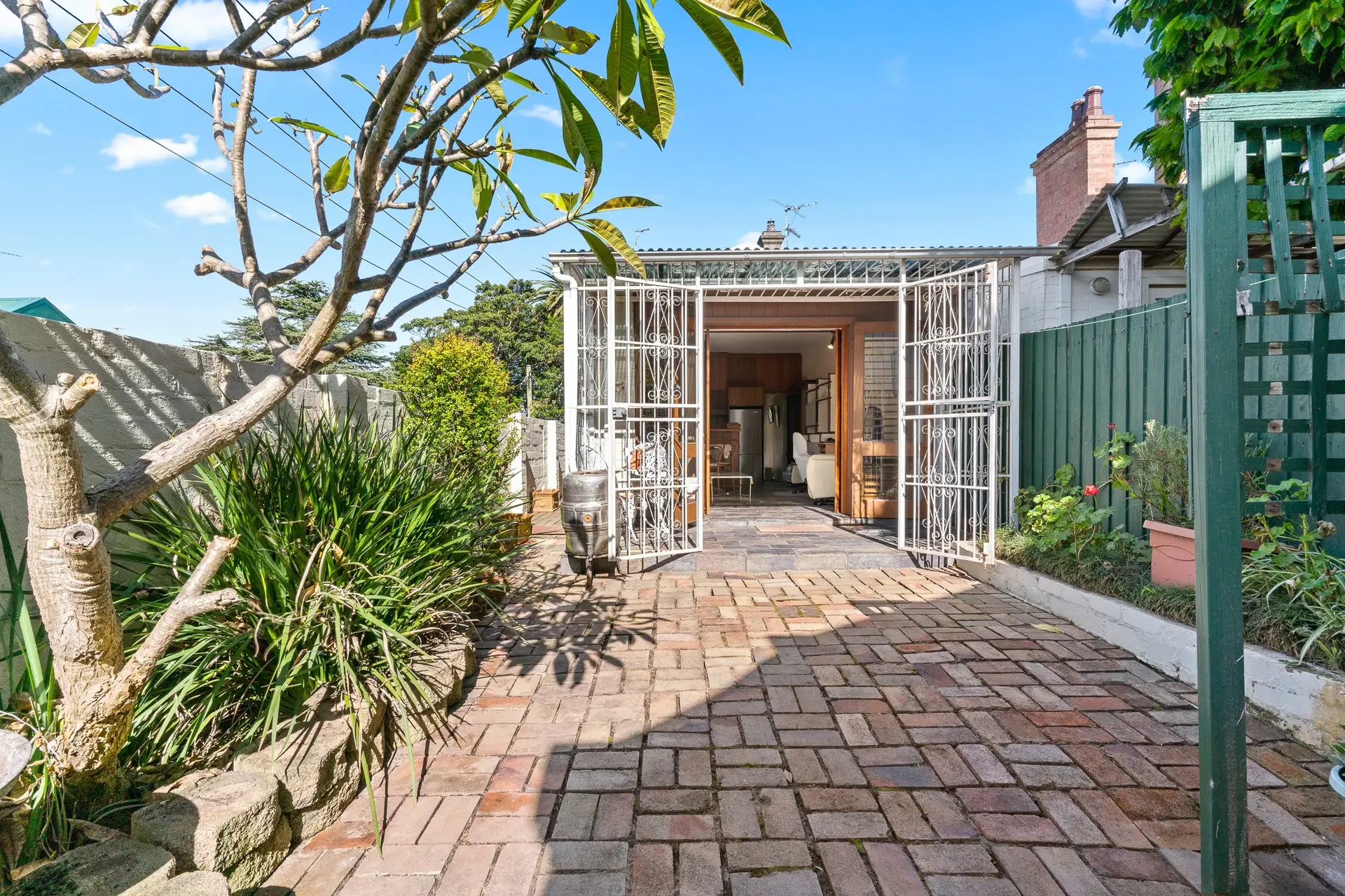 34 Cuthbert Street, Queens Park Sold by Bradfield Badgerfox - image 1