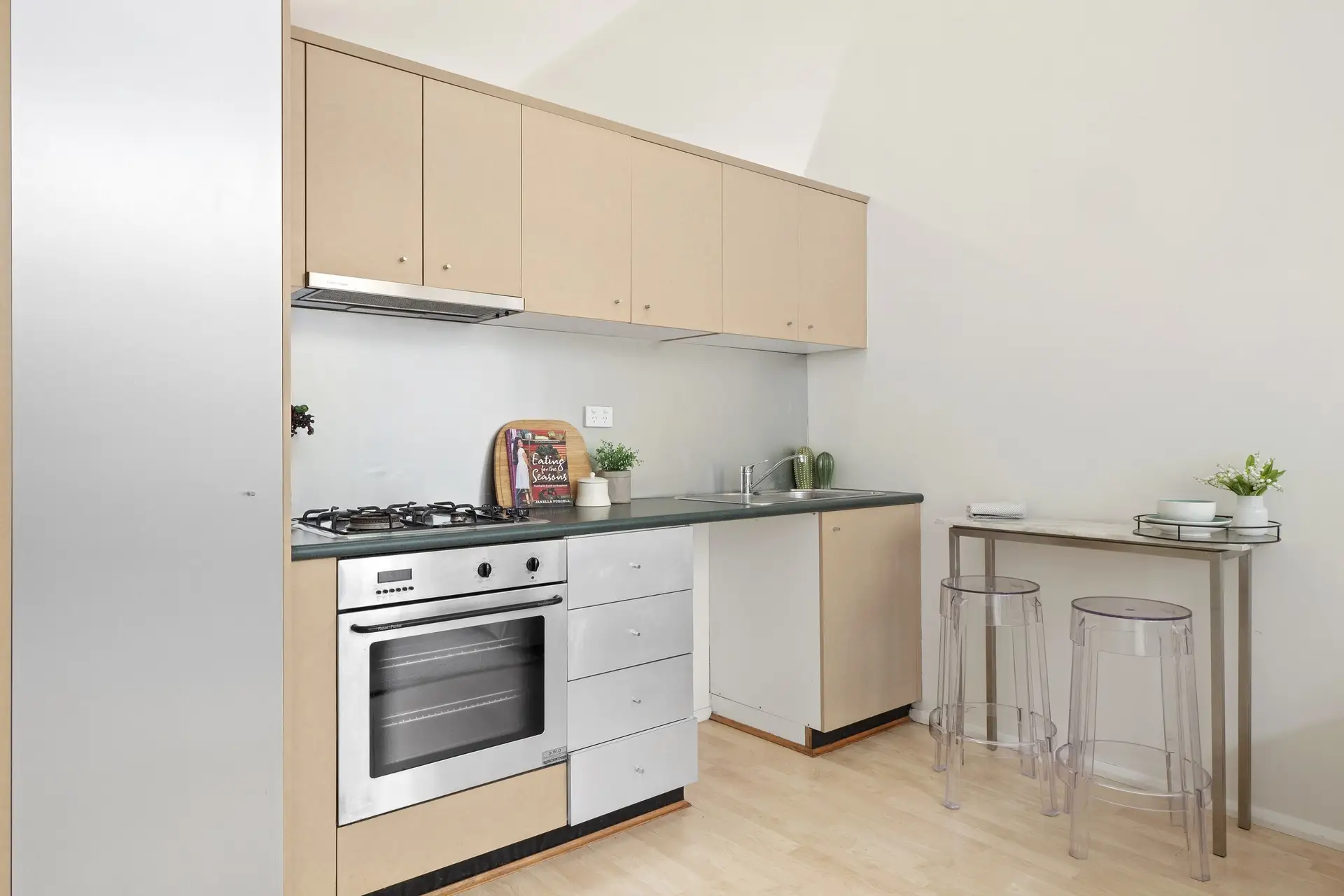 315/105 Campbell Street, Surry Hills Sold by Bradfield Badgerfox - image 1