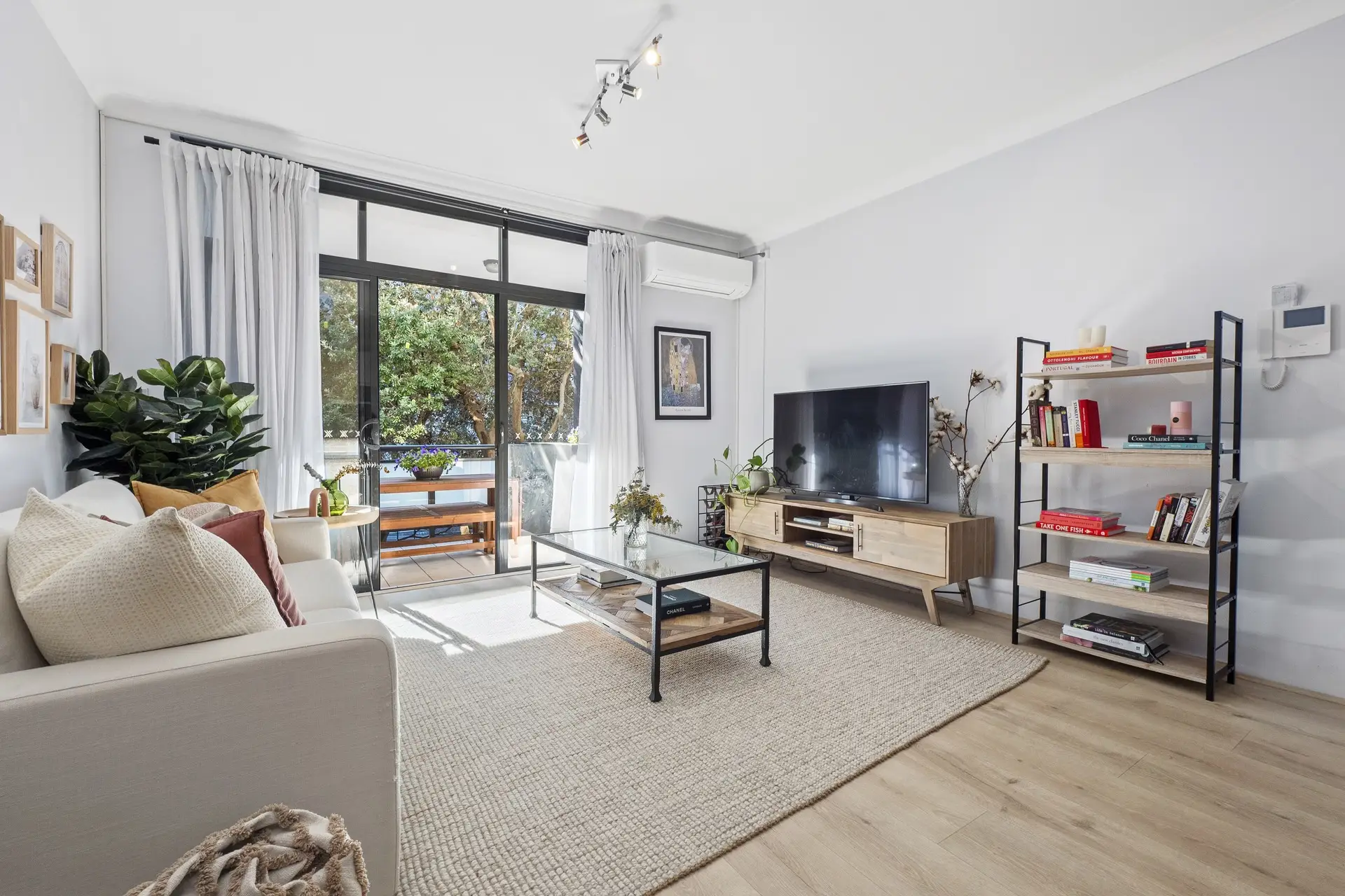 64/52-54 McEvoy Street, Waterloo Sold by Bradfield Badgerfox - image 1