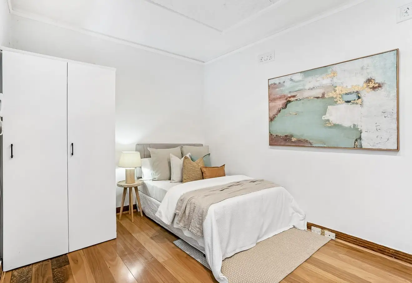 4/2 Crick Avenue, Elizabeth Bay Sold by Bradfield Badgerfox - image 1