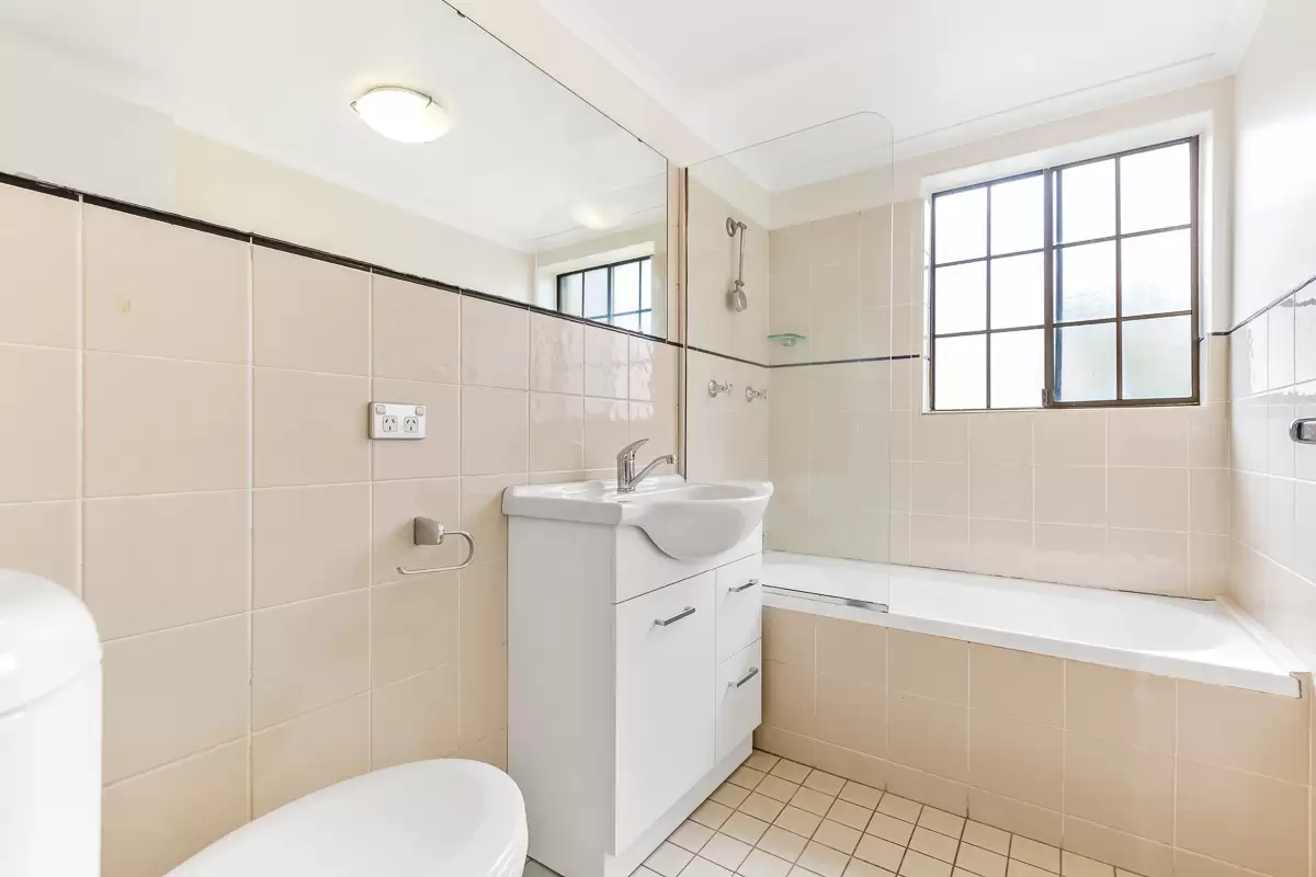 2/20-22 Ross Street, Glebe Leased by Bradfield Badgerfox - image 1