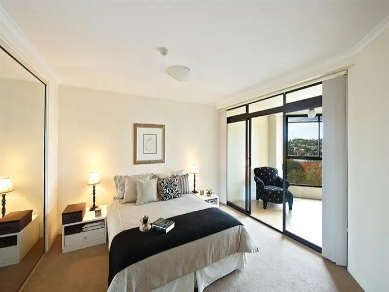 1205/180 Ocean Street, Edgecliff Sold by Bradfield Badgerfox - image 1