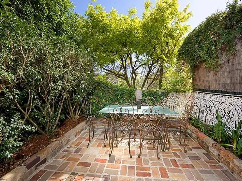 2 Stafford Street, Paddington Sold by Bradfield Badgerfox - image 1