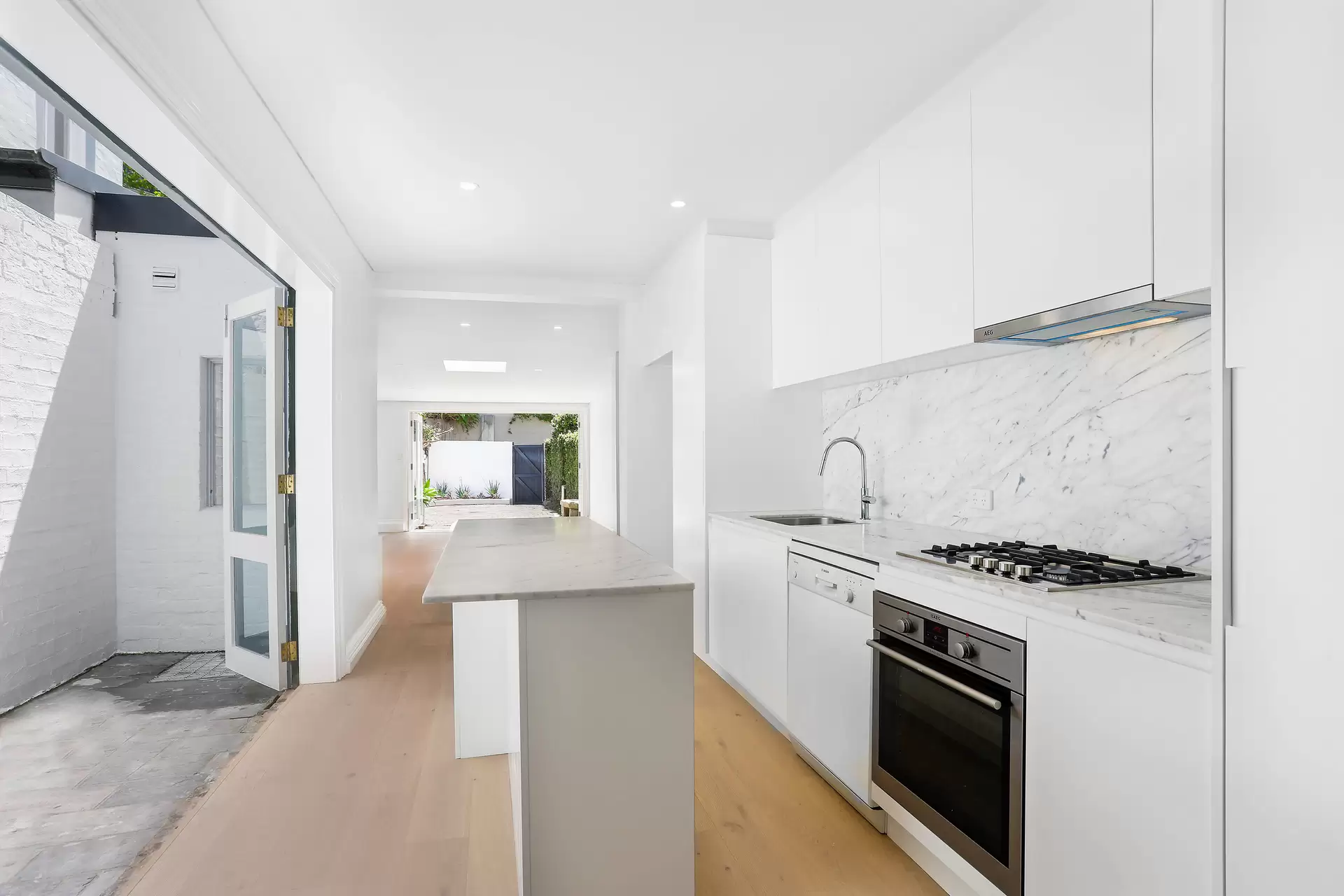 70 Ormond Street, Paddington Leased by Bradfield Badgerfox - image 1