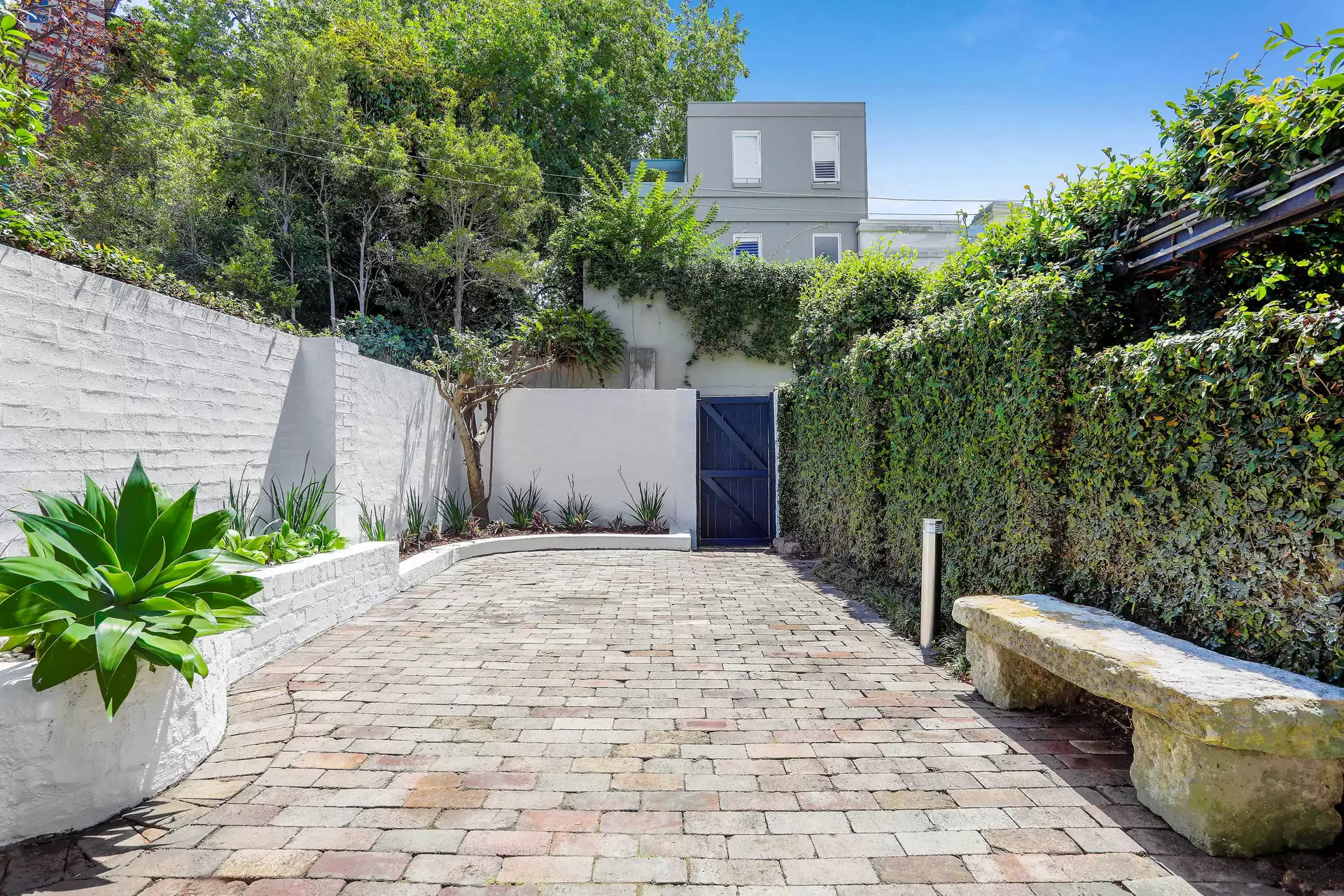 70 Ormond Street, Paddington Leased by Bradfield Badgerfox - image 1