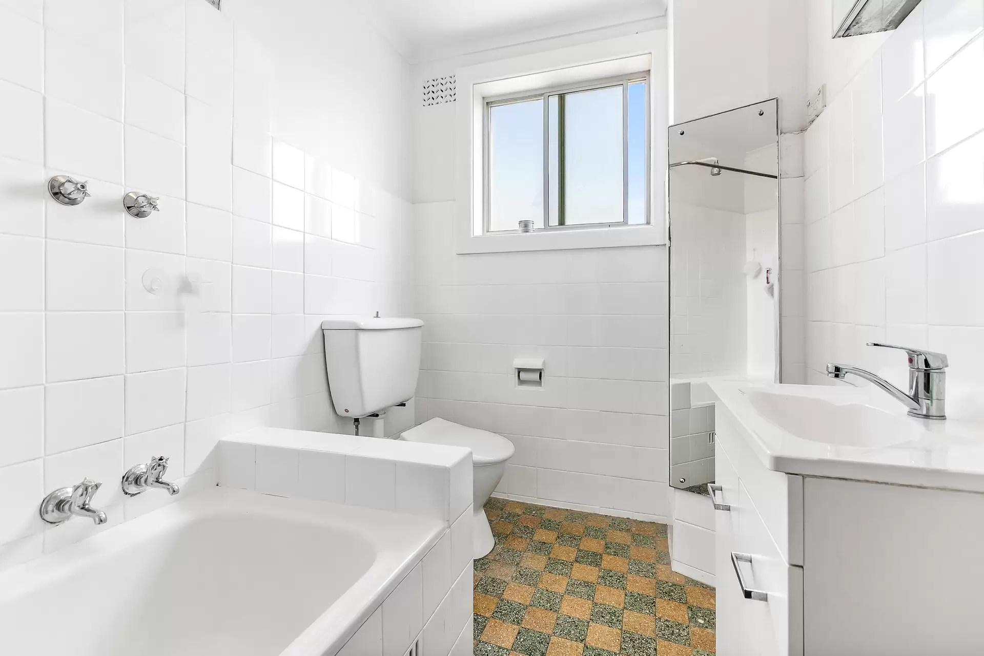 71/71 Elizabeth Bay Road, Elizabeth Bay Leased by Bradfield Badgerfox - image 1
