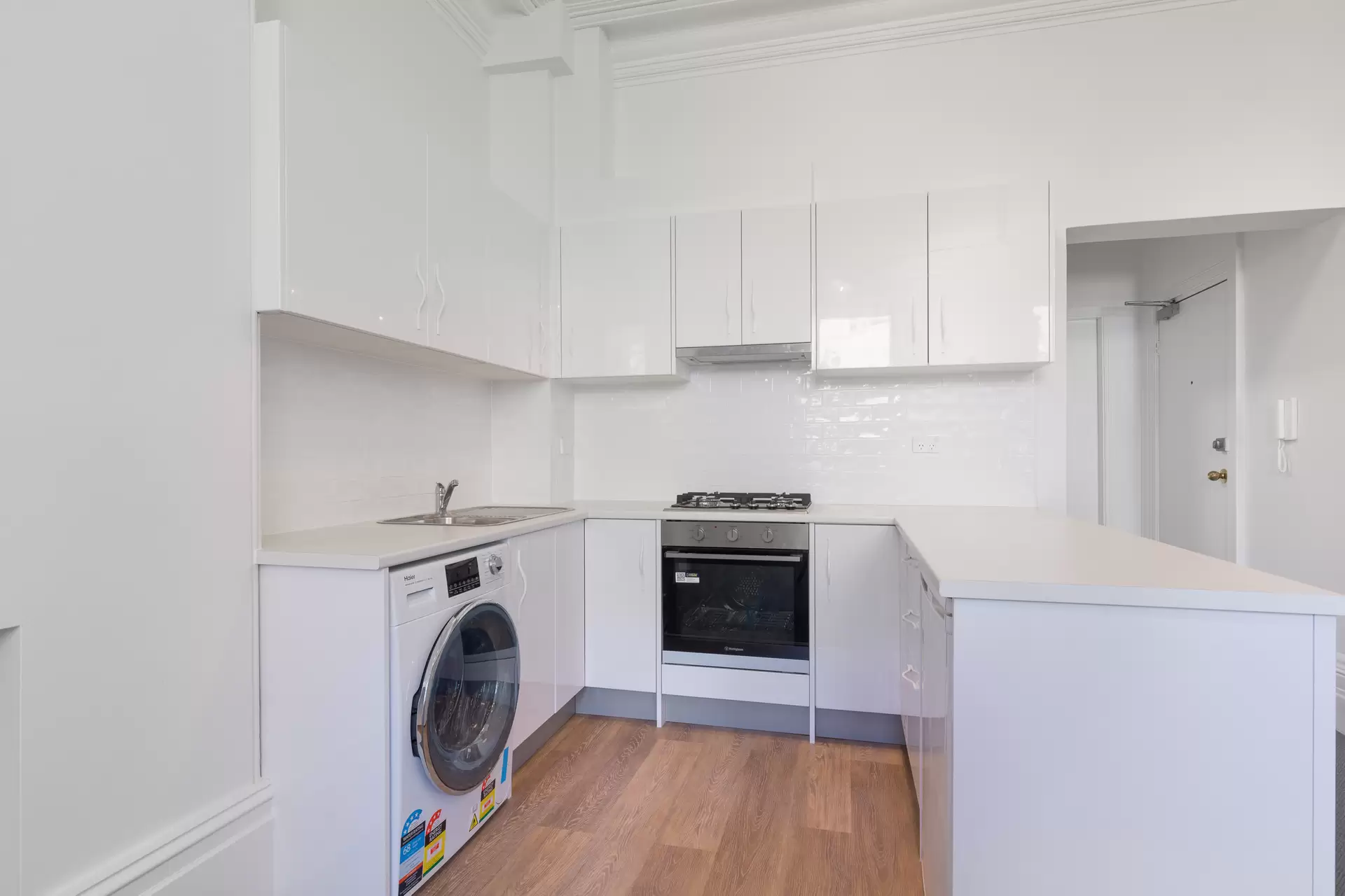 1/96 Cathedral Street, Woolloomooloo Leased by Bradfield Badgerfox - image 1