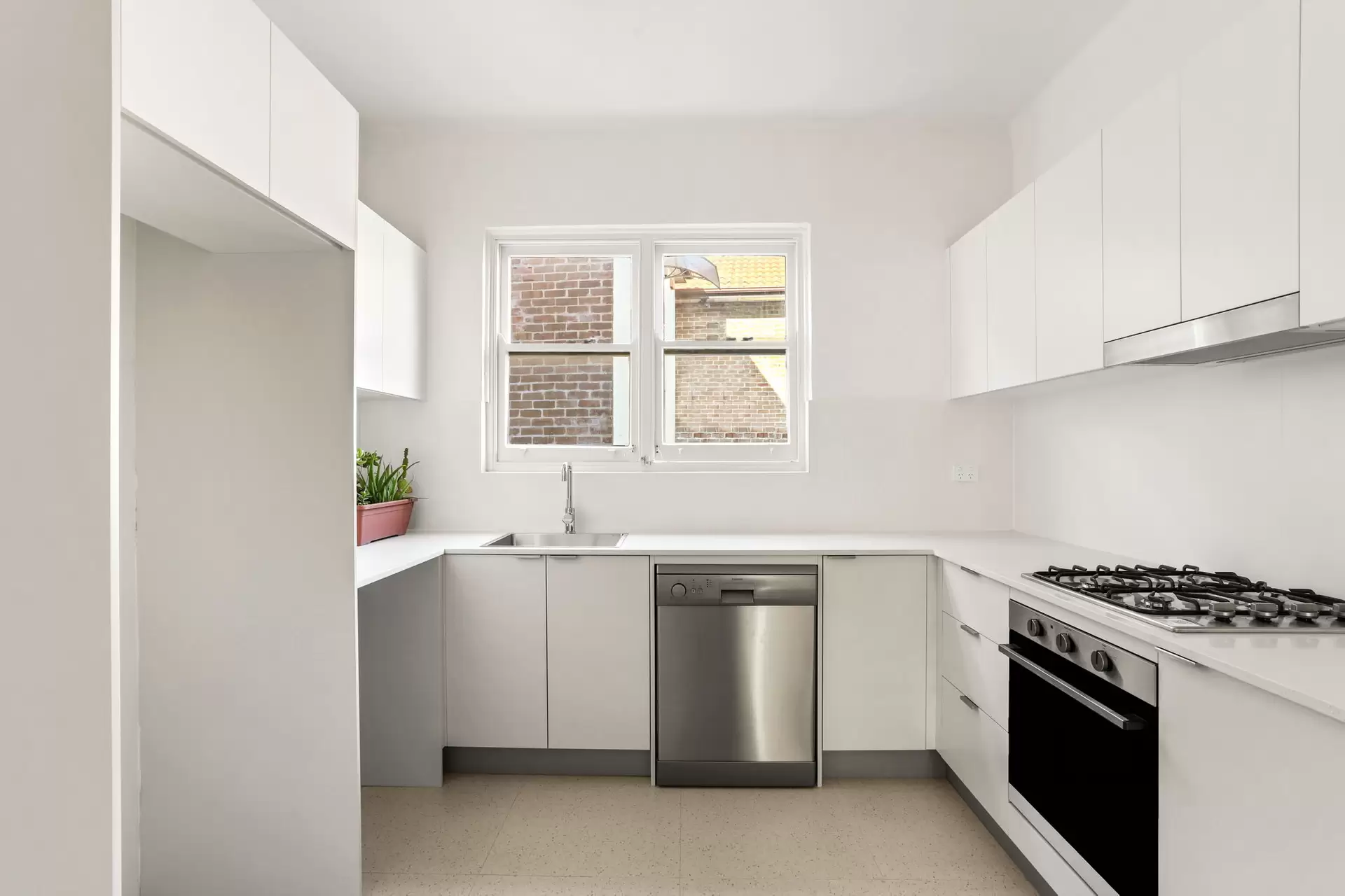 4/23 Hastings Parade, Bondi Leased by Bradfield Badgerfox - image 1