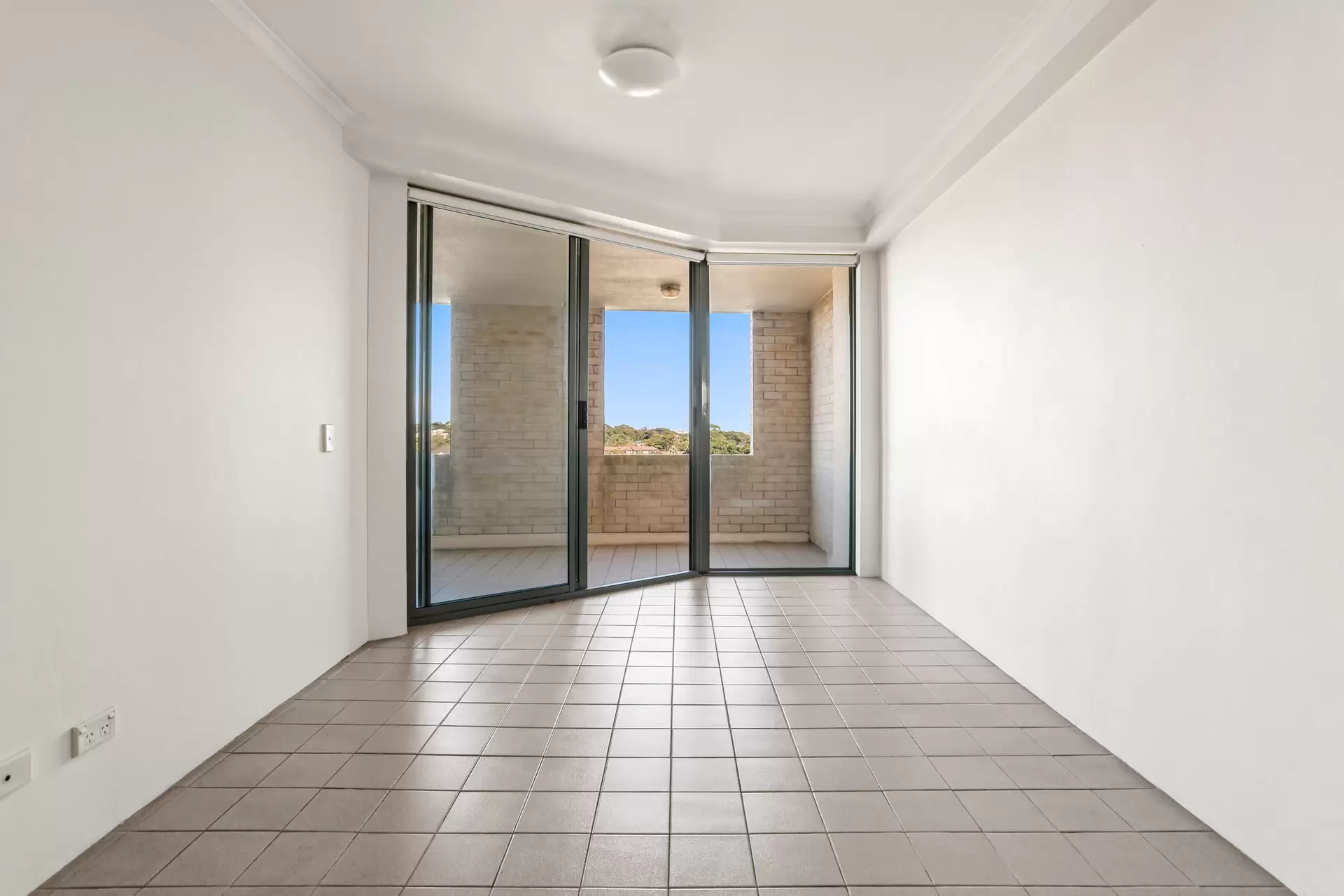 705/93 Brompton Road, Kensington Leased by Bradfield Badgerfox - image 1