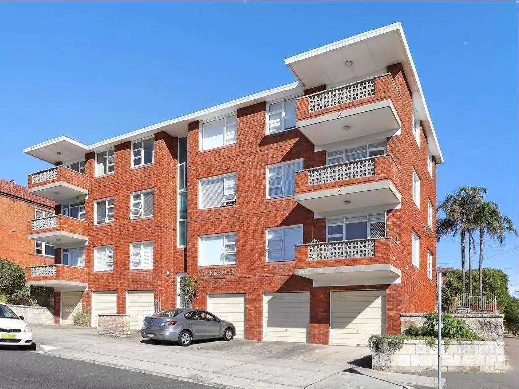 2/24 Carr Street, Coogee Leased by Bradfield Badgerfox - image 1