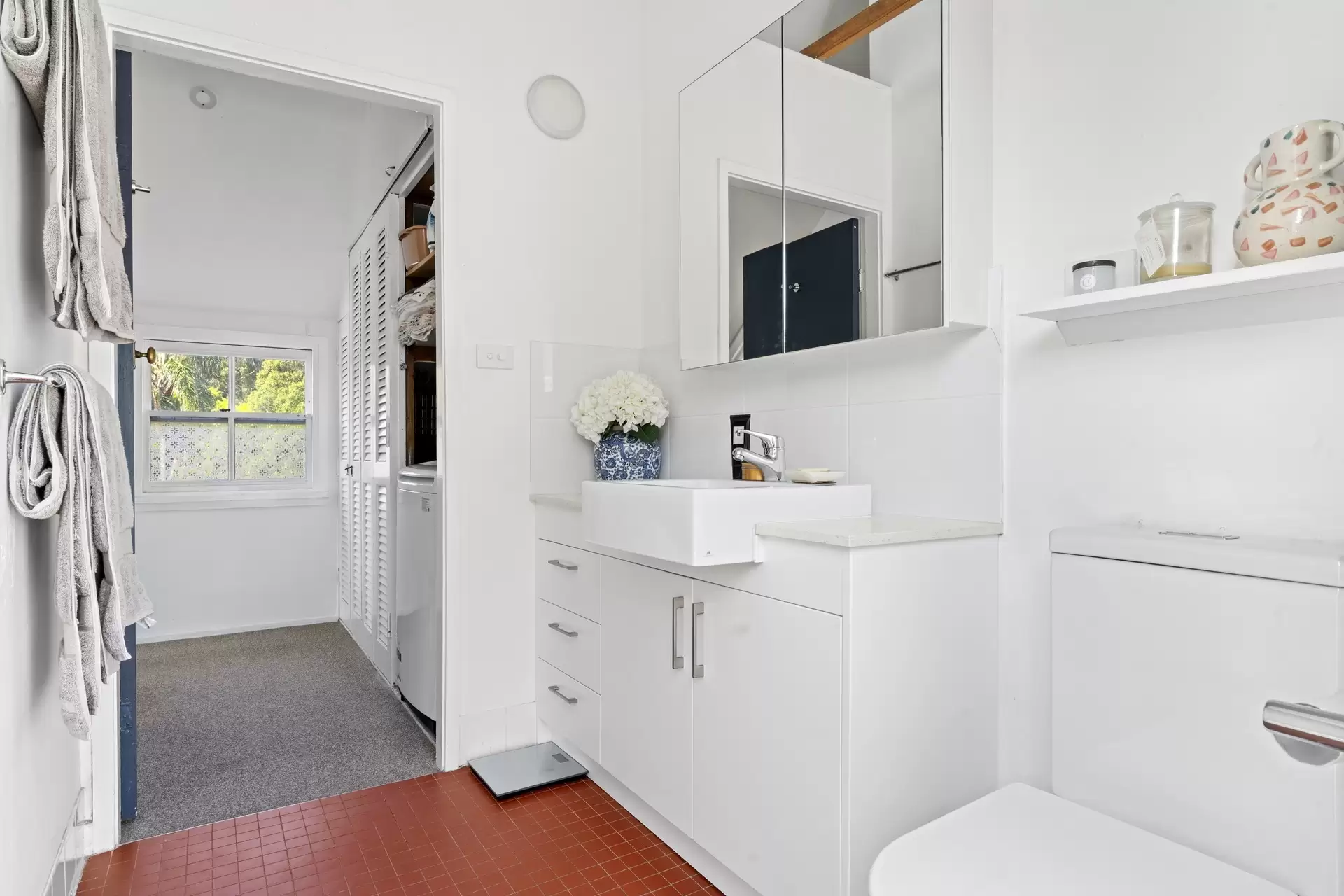 5 Sutherland Avenue, Paddington Sold by Bradfield Badgerfox - image 1