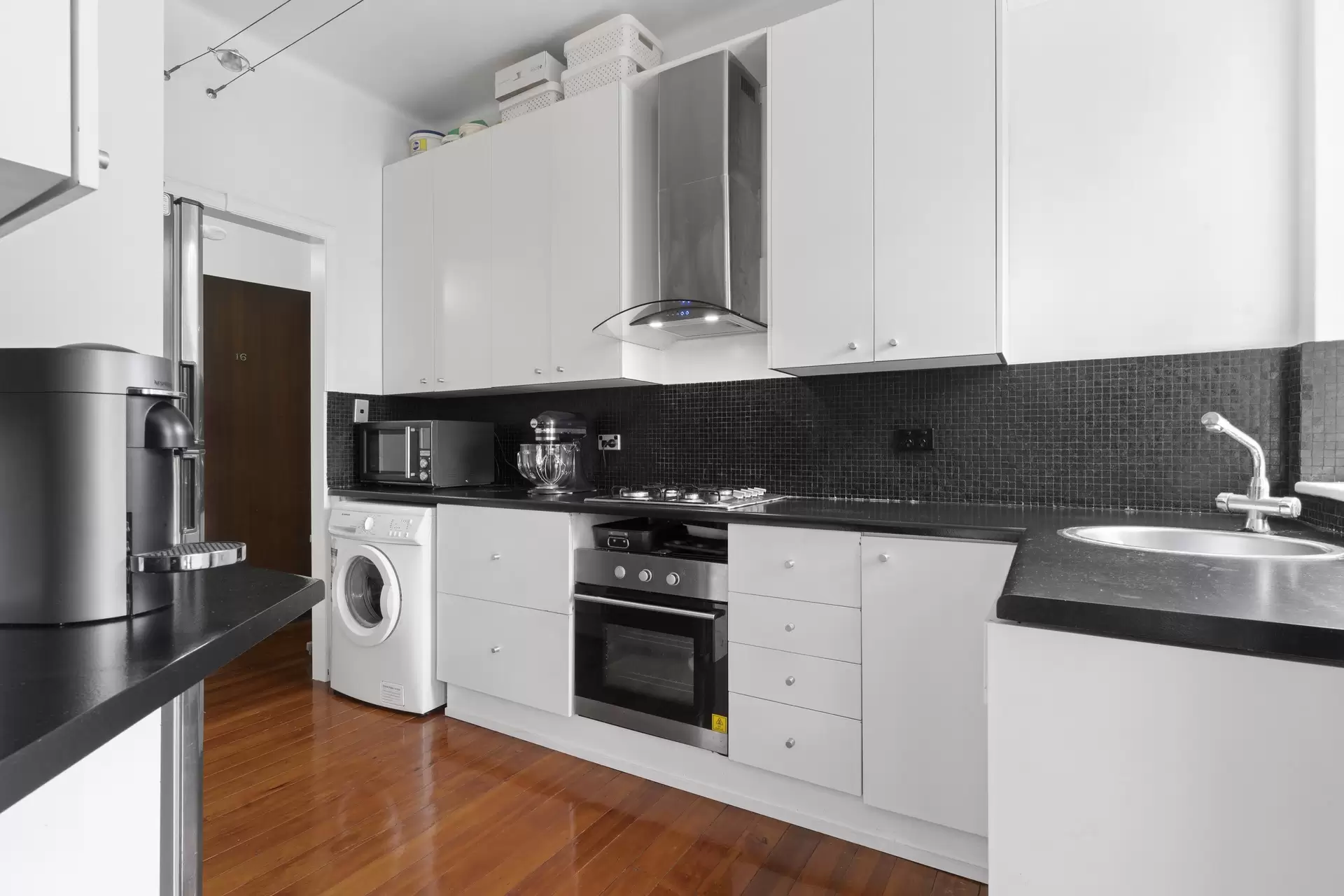 16/454 Edgecliff Road, Edgecliff Sold by Bradfield Badgerfox - image 1
