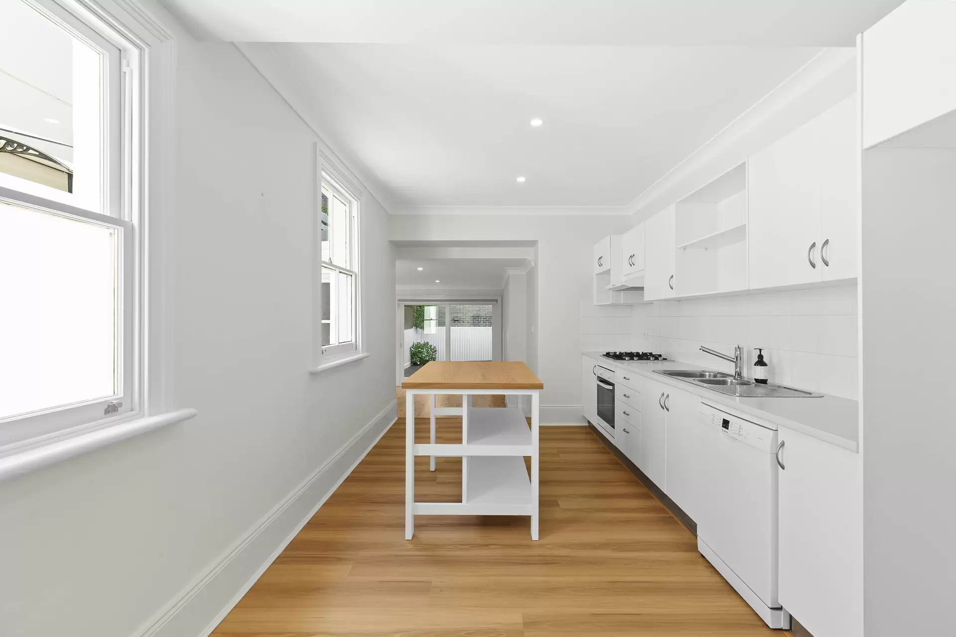 10 Goodhope Street, Paddington Leased by Bradfield Badgerfox - image 1