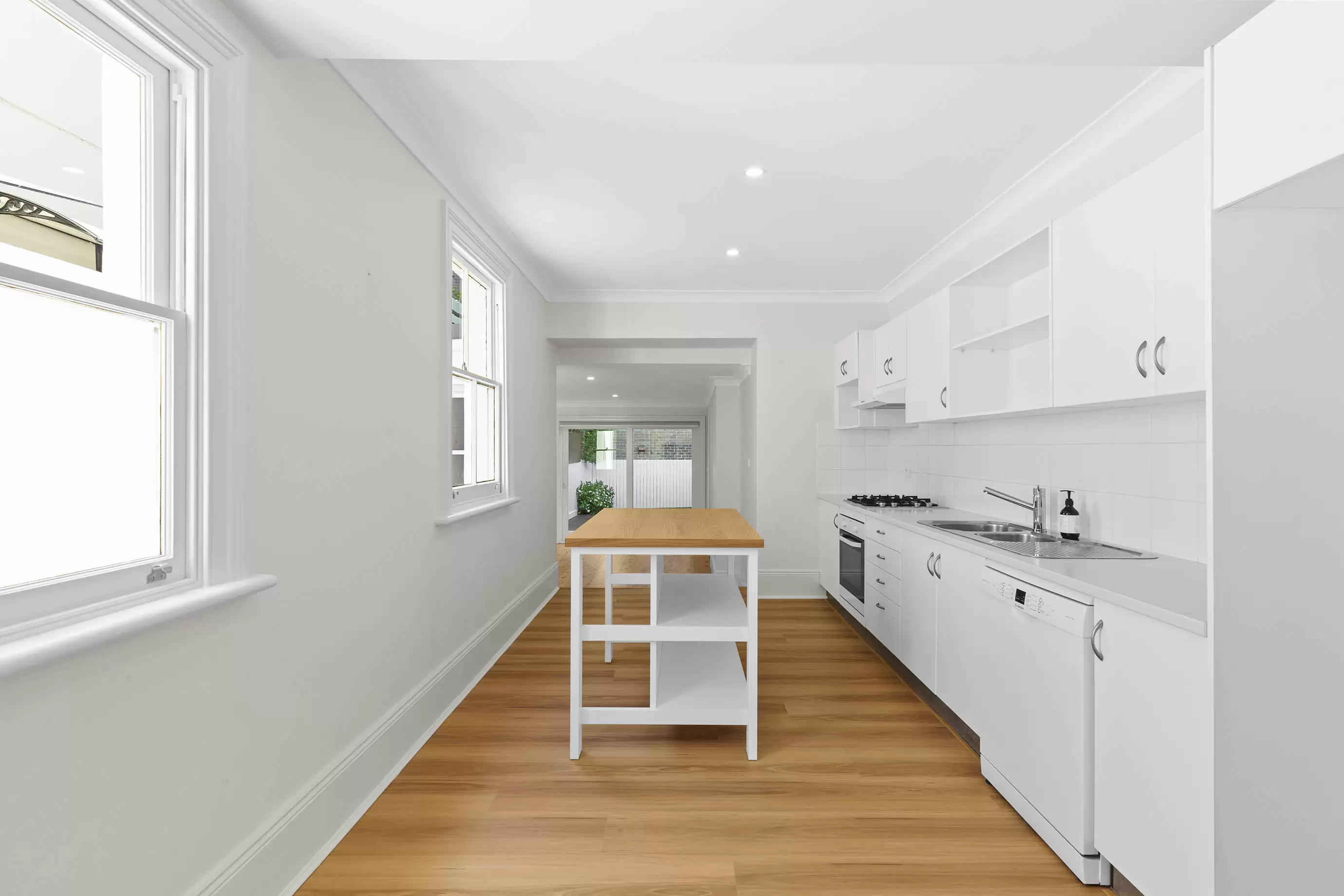 10 Goodhope Street, Paddington Leased by Bradfield Badgerfox - image 1