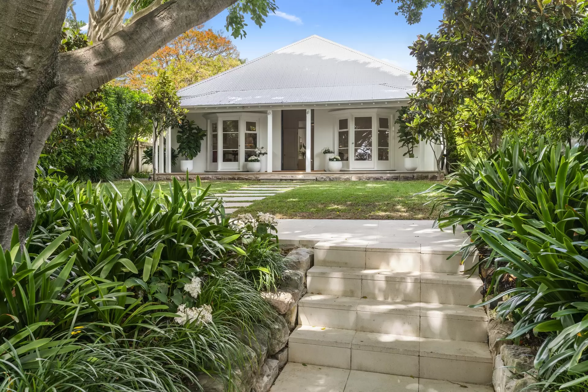 15 Faraday Avenue, Rose Bay Sold by Bradfield Badgerfox - image 1