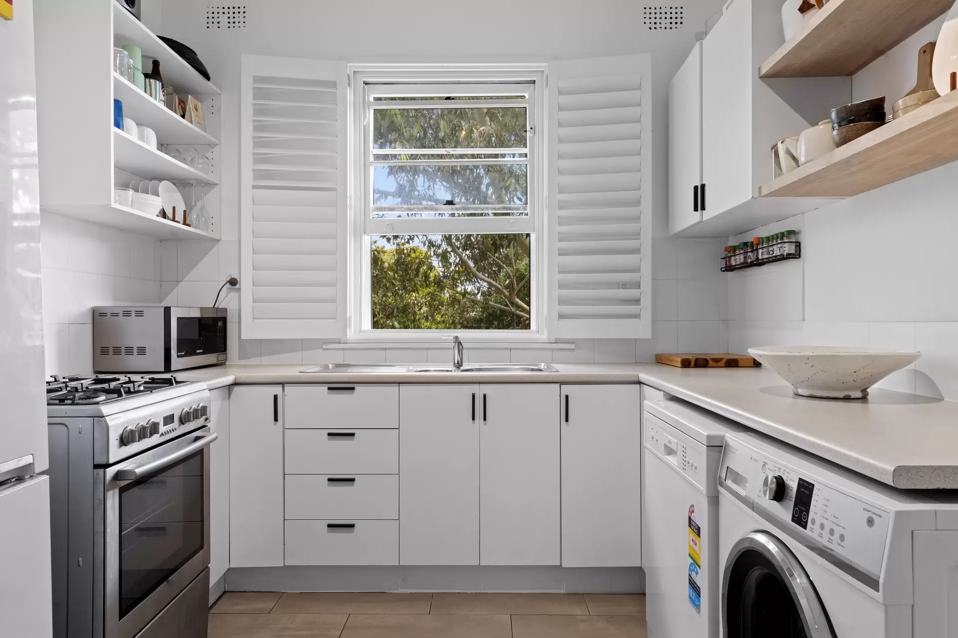 10/20  Glebe Street, Randwick Sold by Bradfield Badgerfox - image 1
