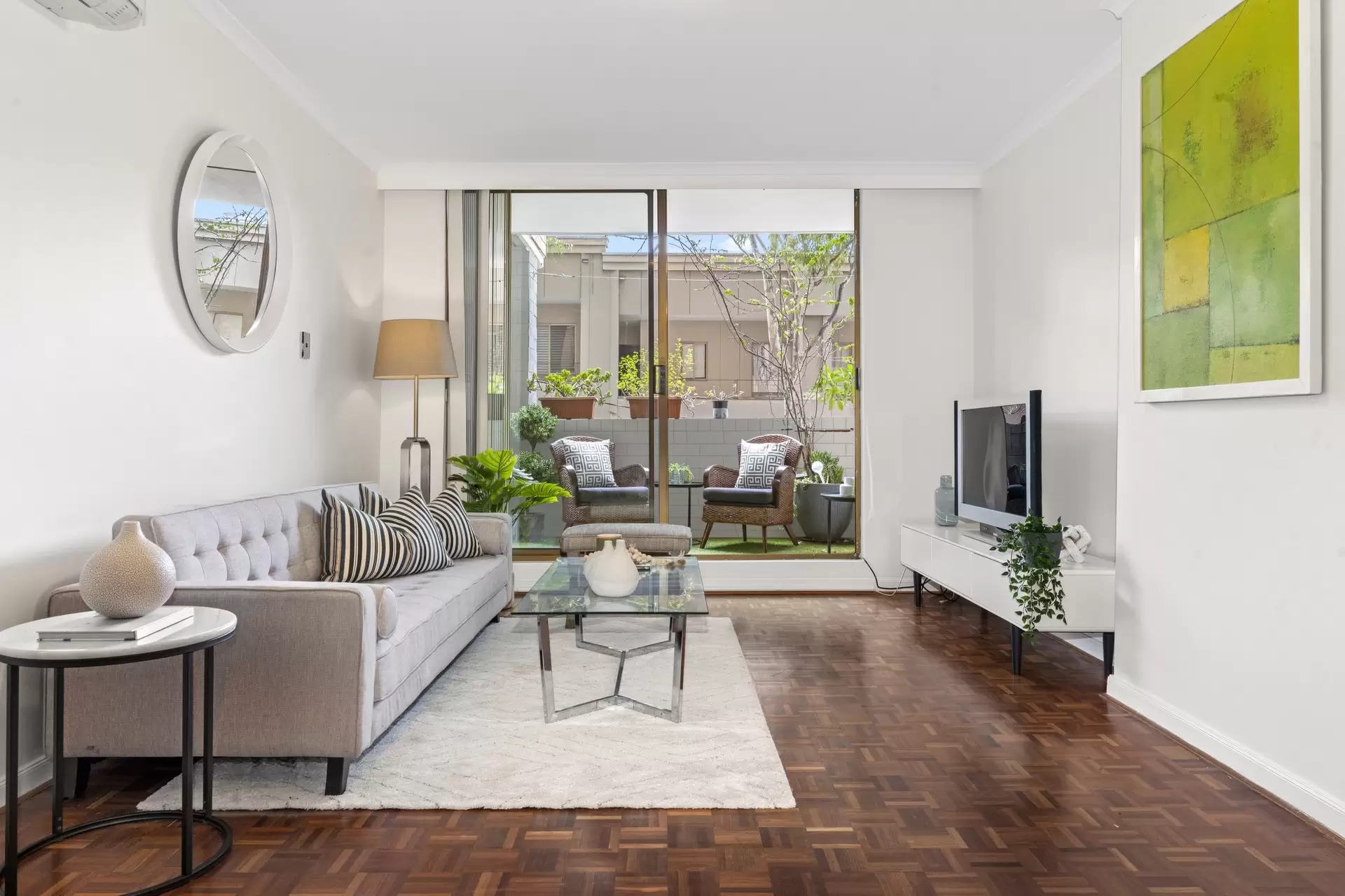 13/71 Victoria Street, Potts Point Sold by Bradfield Badgerfox - image 1