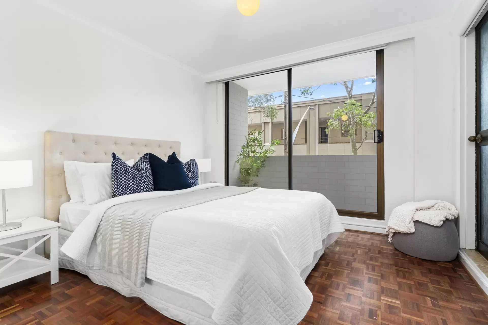 13/71 Victoria Street, Potts Point Sold by Bradfield Badgerfox - image 1