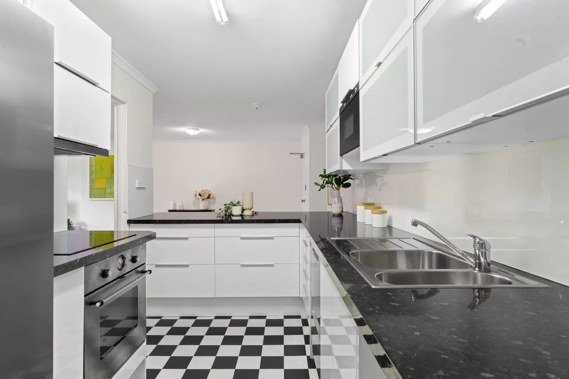 13/71 Victoria Street, Potts Point Sold by Bradfield Badgerfox - image 1
