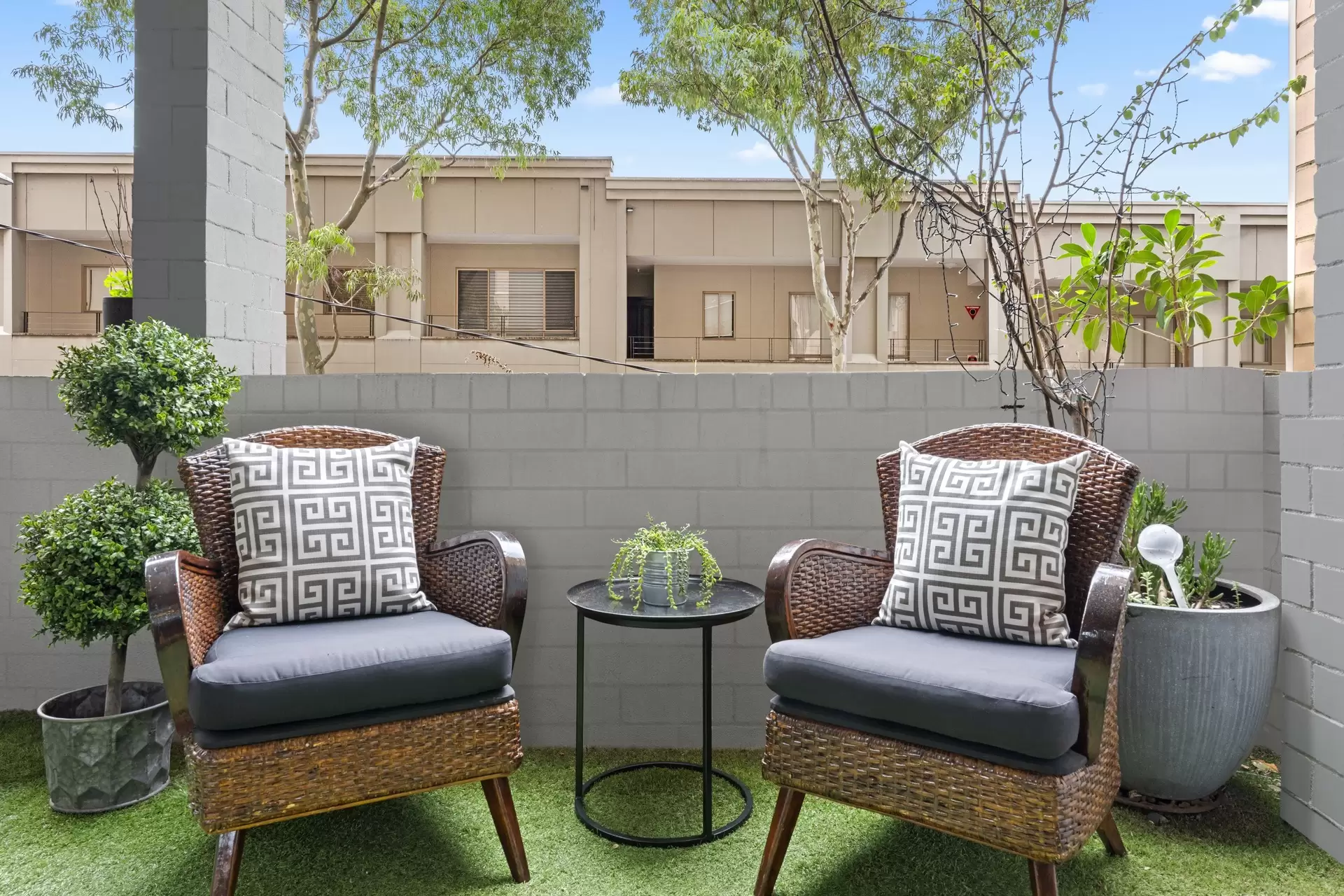 13/71 Victoria Street, Potts Point Sold by Bradfield Badgerfox - image 1