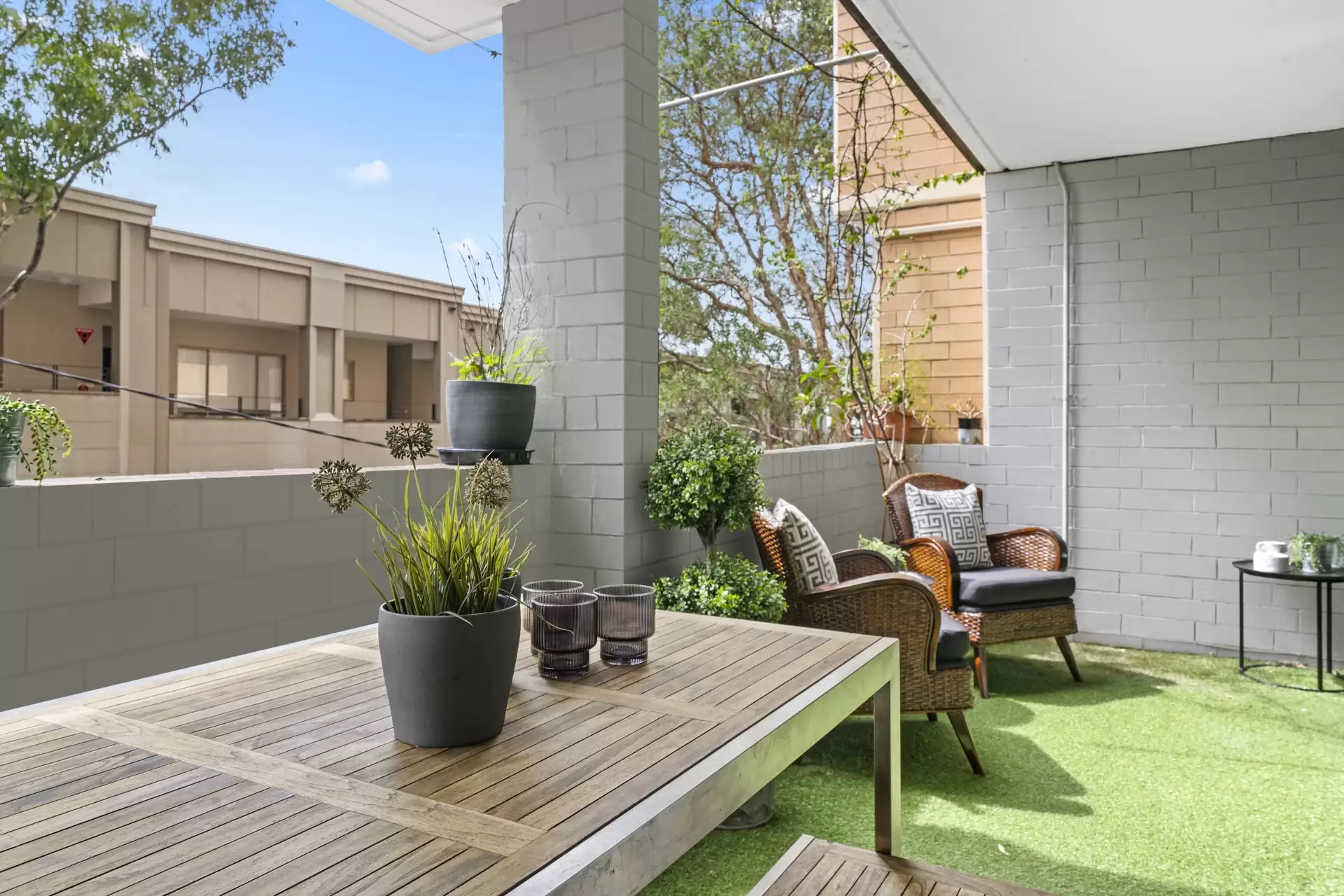 13/71 Victoria Street, Potts Point Sold by Bradfield Badgerfox - image 1