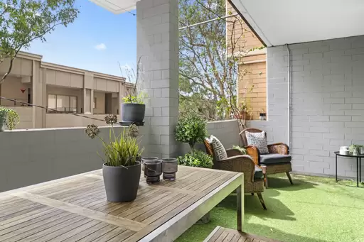 13/71 Victoria Street, Potts Point Sold by Bradfield Badgerfox
