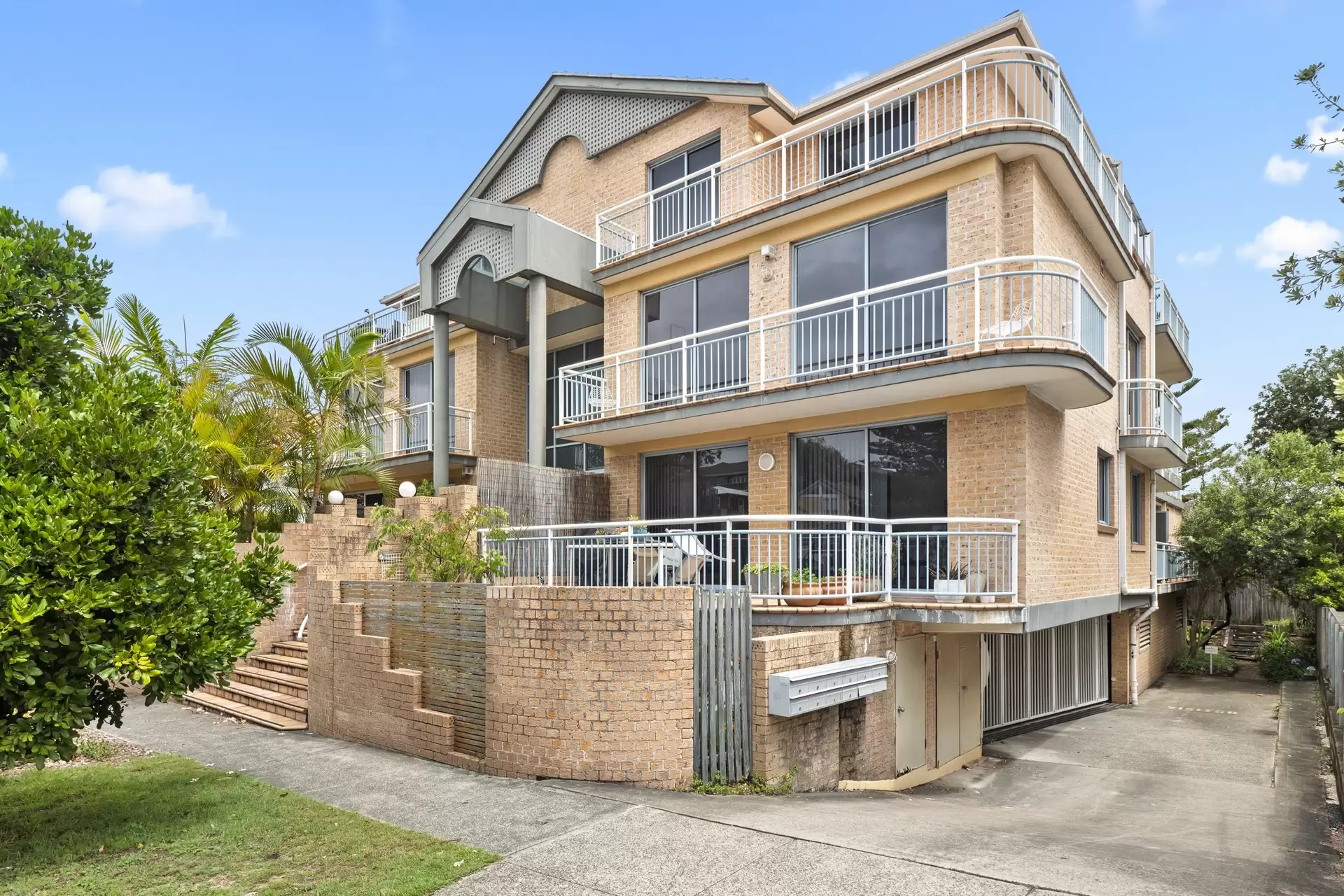 5/77 Brighton Boulevard, Bondi Beach Sold by Bradfield Badgerfox - image 1