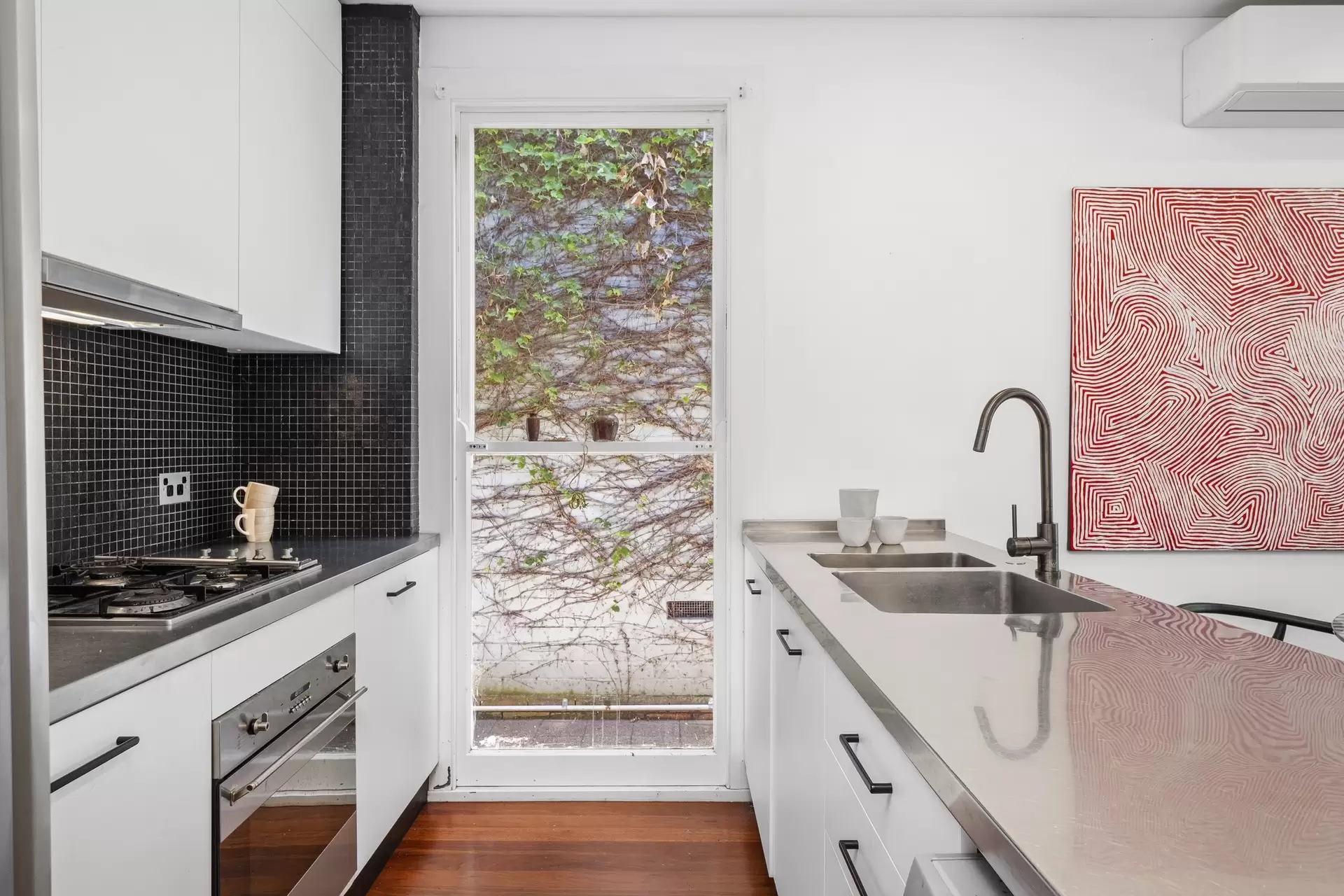 10 Holdsworth Street, Newtown Sold by Bradfield Badgerfox - image 1