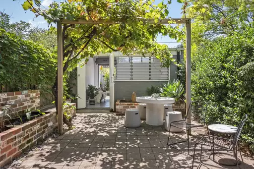10 Holdsworth Street, Newtown Sold by Bradfield Badgerfox