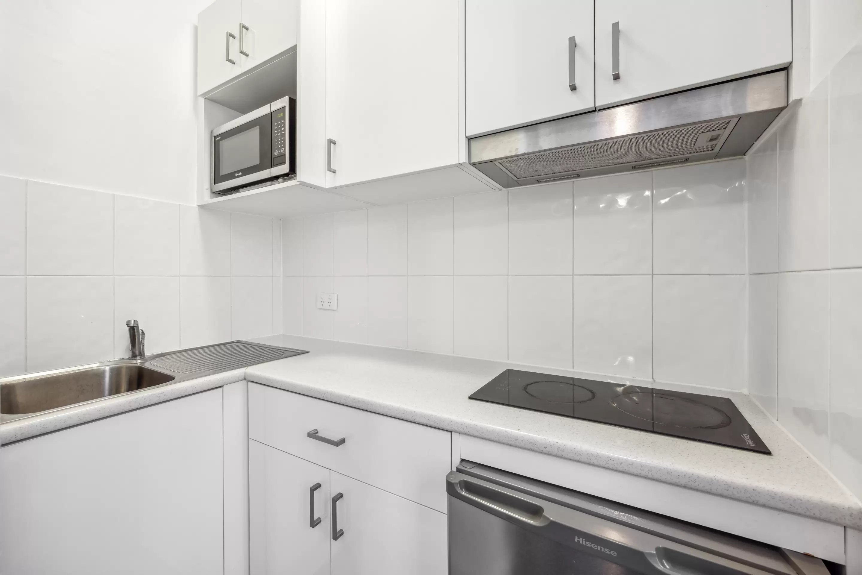 2/96 Cathedral Street, Woolloomooloo Leased by Bradfield Badgerfox - image 1