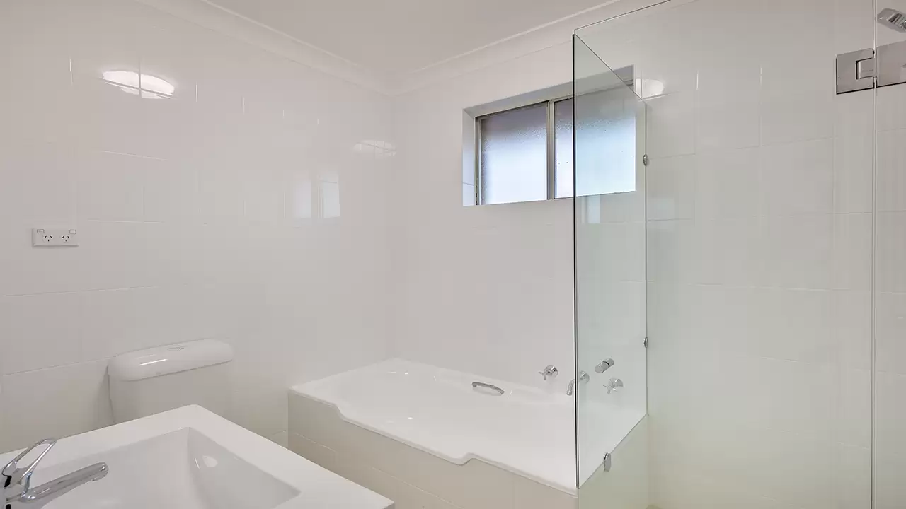 3/20 Barker Street, Kingsford Leased by Bradfield Badgerfox - image 1
