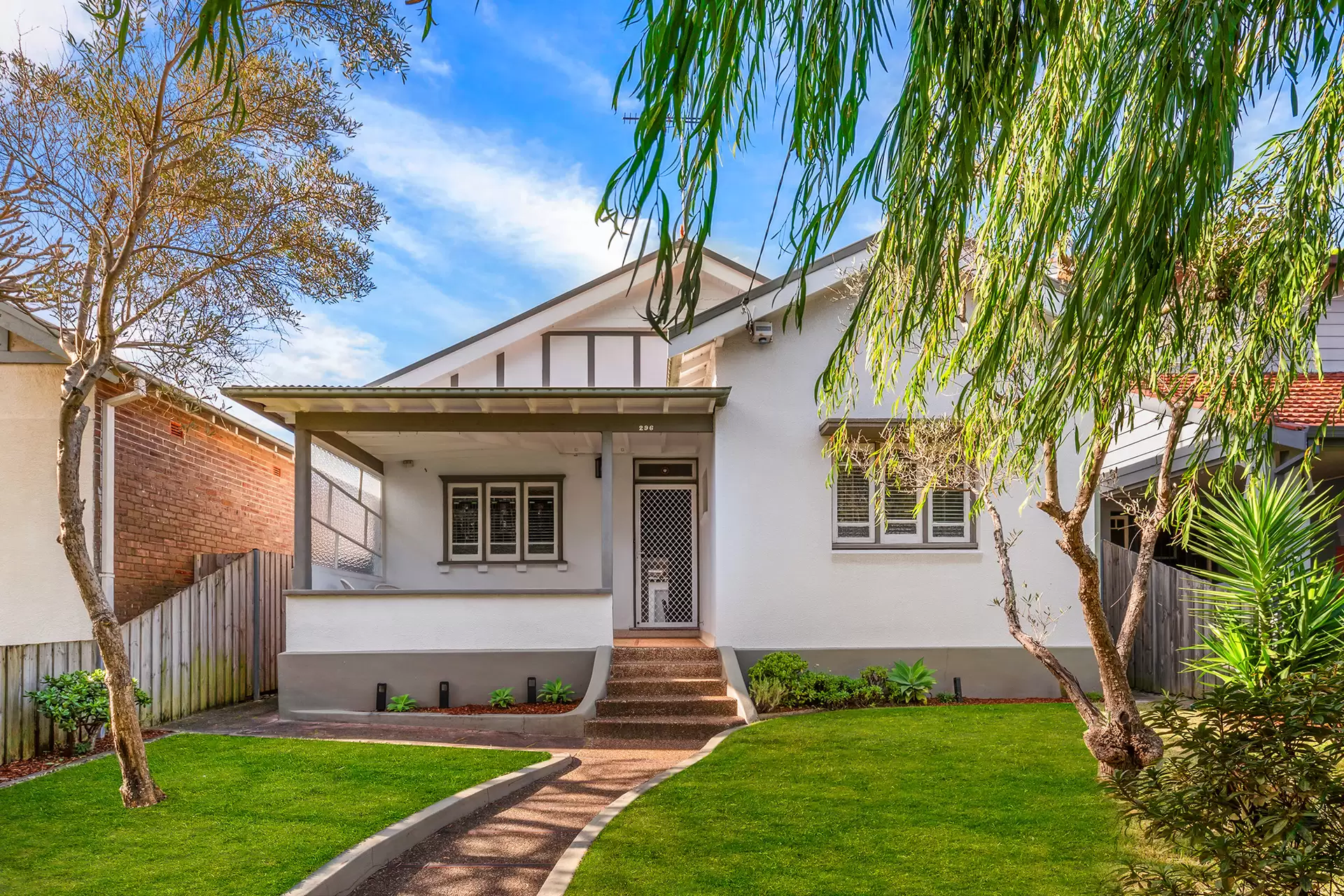 296 Doncaster Avenue, Kingsford Sold by Bradfield Badgerfox - image 1