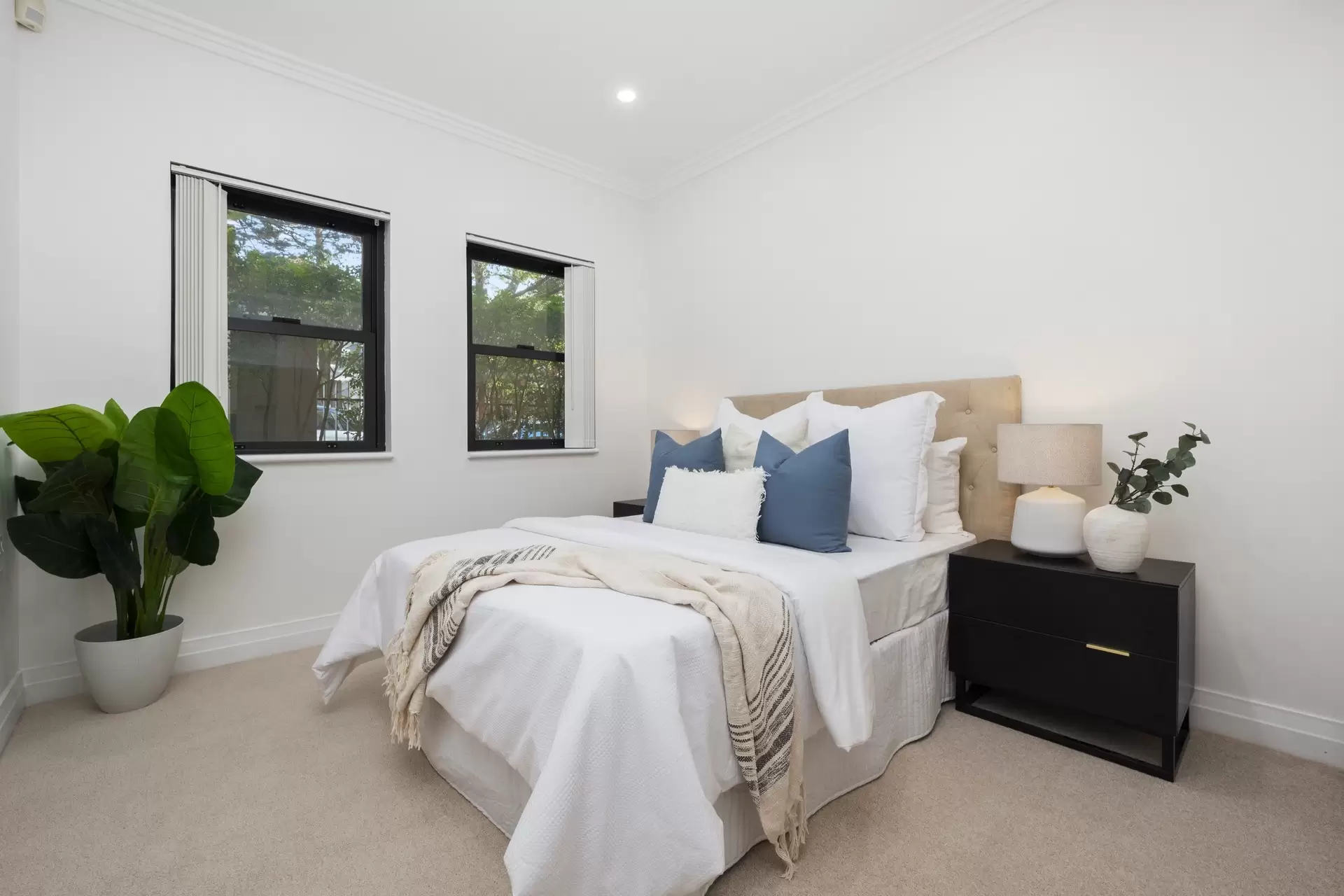 1/24-32 Flood Street, Bondi Sold by Bradfield Badgerfox - image 1